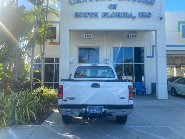 2001 Oxford White /Medium Graphite Ford Super Duty F-250 XLT 7.3 TURBO DIESEL 4WD (3FTNX21F41M) with an 7.3L DI V8 Turbo-Diesel Power Stroke Engine engine, Automatic transmission, located at 4701 North Dixie Hwy, Pompano Beach, FL, 33064, (954) 422-2889, 26.240938, -80.123474 - OUR WEBPAGE FLORIDACARS1.COM HAS OVER 100 PHOTOS AND FREE CARFAX LINK 2001 FORD F-250 SUPER DUTY XLT TURBO DIESEL ENGINE 4WD VIN: 3FTNX21F41MA06821 3 F T N X 2 1 F 4 1 M A 0 6 8 2 1 4 DOOR EXTENDED CAB PICKUP 7.3L V8 F DIESEL REAR WHEEL DRIVE W/ 4X4 Features 4WD/AWD ABS Brakes Air Conditioning AM/FM - Photo#95