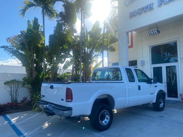 2001 Oxford White /Medium Graphite Ford Super Duty F-250 XLT 7.3 TURBO DIESEL 4WD (3FTNX21F41M) with an 7.3L DI V8 Turbo-Diesel Power Stroke Engine engine, Automatic transmission, located at 4701 North Dixie Hwy, Pompano Beach, FL, 33064, (954) 422-2889, 26.240938, -80.123474 - OUR WEBPAGE FLORIDACARS1.COM HAS OVER 100 PHOTOS AND FREE CARFAX LINK 2001 FORD F-250 SUPER DUTY XLT TURBO DIESEL ENGINE 4WD VIN: 3FTNX21F41MA06821 3 F T N X 2 1 F 4 1 M A 0 6 8 2 1 4 DOOR EXTENDED CAB PICKUP 7.3L V8 F DIESEL REAR WHEEL DRIVE W/ 4X4 Features 4WD/AWD ABS Brakes Air Conditioning AM/FM - Photo#97