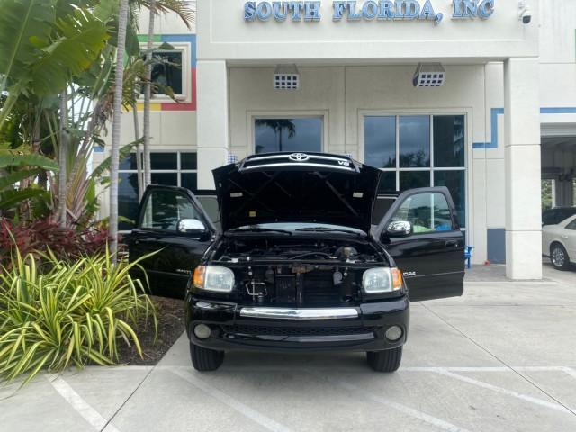 2004 Black /Gray Toyota Tundra SR5 1 OWNER 4WD XTRA CAB STEP SIDE (5TBBT44124S) with an 4.7L DOHC EFI 32-Valve V8 i-Force Engine engine, Automatic transmission, located at 4701 North Dixie Hwy, Pompano Beach, FL, 33064, (954) 422-2889, 26.240938, -80.123474 - OUR WEBPAGE FLORIDACARS1.COM HAS OVER 100 PHOTOS AND FREE CARFAX LINK 2004 TOYOTA TUNDRA SR5 4WD 1 OWNER VIN: 5TBBT44124S444633 5 T B B T 4 4 1 2 4 S 4 4 4 6 3 3 4 DOOR EXTENDED CAB PICKUP 4.7L V8 F DOHC 32V GASOLINE 18 MPG REAR WHEEL DRIVE W/ 4X4 Features 4WD/AWD ABS Brakes Air Conditioning Alloy W - Photo#16