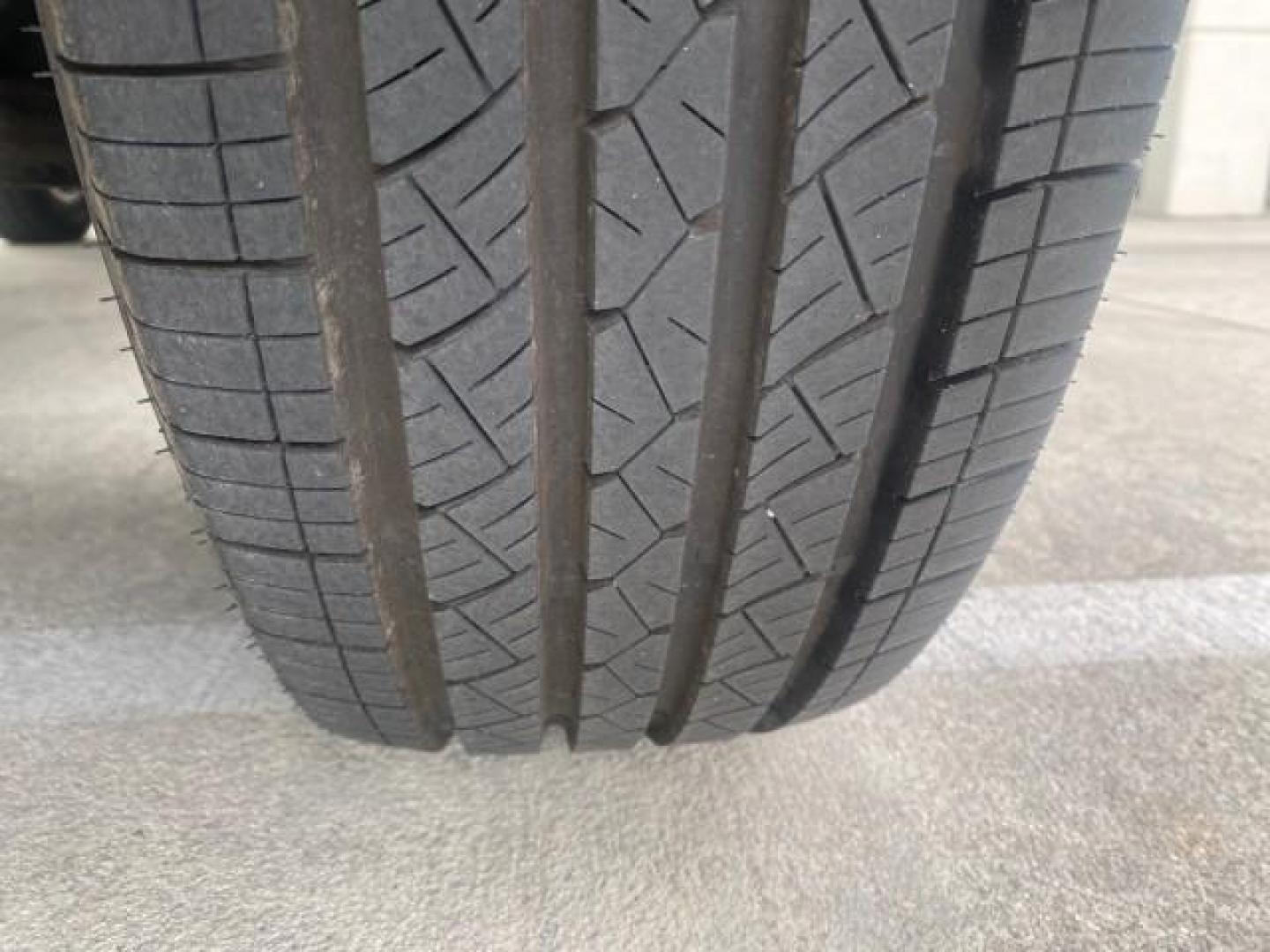 2004 Black /Gray Toyota Tundra SR5 1 OWNER 4WD XTRA CAB STEP SIDE (5TBBT44124S) with an 4.7L DOHC EFI 32-Valve V8 i-Force Engine engine, Automatic transmission, located at 4701 North Dixie Hwy, Pompano Beach, FL, 33064, (954) 422-2889, 26.240938, -80.123474 - OUR WEBPAGE FLORIDACARS1.COM HAS OVER 100 PHOTOS AND FREE CARFAX LINK 2004 TOYOTA TUNDRA SR5 4WD 1 OWNER VIN: 5TBBT44124S444633 5 T B B T 4 4 1 2 4 S 4 4 4 6 3 3 4 DOOR EXTENDED CAB PICKUP 4.7L V8 F DOHC 32V GASOLINE 18 MPG REAR WHEEL DRIVE W/ 4X4 Features 4WD/AWD ABS Brakes Air Conditioning Alloy W - Photo#20