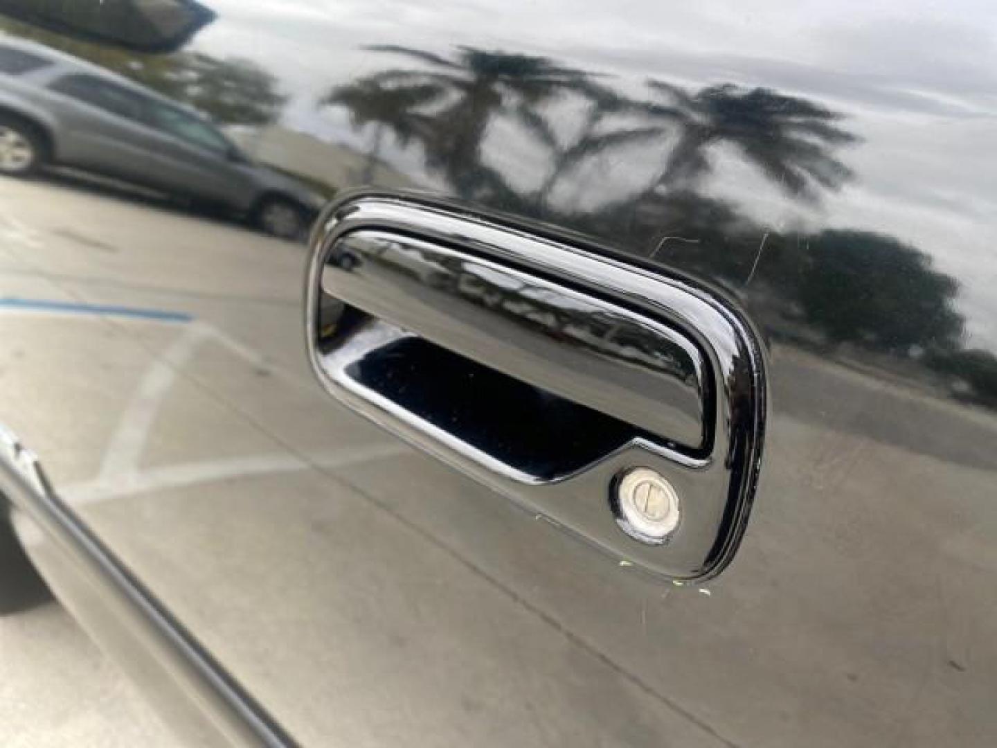 2004 Black /Gray Toyota Tundra SR5 1 OWNER 4WD XTRA CAB STEP SIDE (5TBBT44124S) with an 4.7L DOHC EFI 32-Valve V8 i-Force Engine engine, Automatic transmission, located at 4701 North Dixie Hwy, Pompano Beach, FL, 33064, (954) 422-2889, 26.240938, -80.123474 - OUR WEBPAGE FLORIDACARS1.COM HAS OVER 100 PHOTOS AND FREE CARFAX LINK 2004 TOYOTA TUNDRA SR5 4WD 1 OWNER VIN: 5TBBT44124S444633 5 T B B T 4 4 1 2 4 S 4 4 4 6 3 3 4 DOOR EXTENDED CAB PICKUP 4.7L V8 F DOHC 32V GASOLINE 18 MPG REAR WHEEL DRIVE W/ 4X4 Features 4WD/AWD ABS Brakes Air Conditioning Alloy W - Photo#38