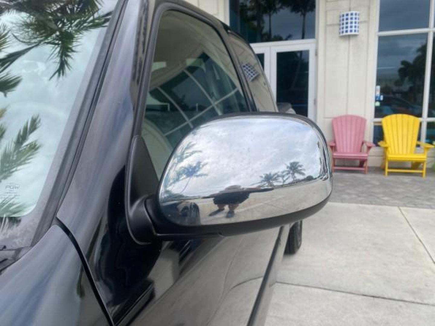2004 Black /Gray Toyota Tundra SR5 1 OWNER 4WD XTRA CAB STEP SIDE (5TBBT44124S) with an 4.7L DOHC EFI 32-Valve V8 i-Force Engine engine, Automatic transmission, located at 4701 North Dixie Hwy, Pompano Beach, FL, 33064, (954) 422-2889, 26.240938, -80.123474 - OUR WEBPAGE FLORIDACARS1.COM HAS OVER 100 PHOTOS AND FREE CARFAX LINK 2004 TOYOTA TUNDRA SR5 4WD 1 OWNER VIN: 5TBBT44124S444633 5 T B B T 4 4 1 2 4 S 4 4 4 6 3 3 4 DOOR EXTENDED CAB PICKUP 4.7L V8 F DOHC 32V GASOLINE 18 MPG REAR WHEEL DRIVE W/ 4X4 Features 4WD/AWD ABS Brakes Air Conditioning Alloy W - Photo#41