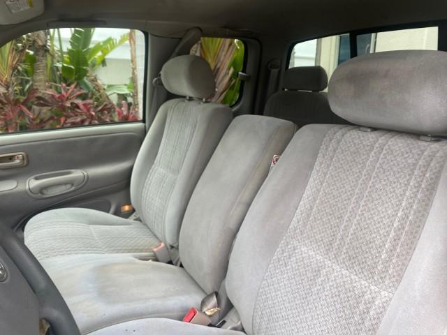 2004 Black /Gray Toyota Tundra SR5 1 OWNER 4WD XTRA CAB STEP SIDE (5TBBT44124S) with an 4.7L DOHC EFI 32-Valve V8 i-Force Engine engine, Automatic transmission, located at 4701 North Dixie Hwy, Pompano Beach, FL, 33064, (954) 422-2889, 26.240938, -80.123474 - OUR WEBPAGE FLORIDACARS1.COM HAS OVER 100 PHOTOS AND FREE CARFAX LINK 2004 TOYOTA TUNDRA SR5 4WD 1 OWNER VIN: 5TBBT44124S444633 5 T B B T 4 4 1 2 4 S 4 4 4 6 3 3 4 DOOR EXTENDED CAB PICKUP 4.7L V8 F DOHC 32V GASOLINE 18 MPG REAR WHEEL DRIVE W/ 4X4 Features 4WD/AWD ABS Brakes Air Conditioning Alloy W - Photo#45