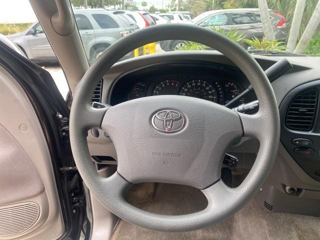 2004 Black /Gray Toyota Tundra SR5 1 OWNER 4WD XTRA CAB STEP SIDE (5TBBT44124S) with an 4.7L DOHC EFI 32-Valve V8 i-Force Engine engine, Automatic transmission, located at 4701 North Dixie Hwy, Pompano Beach, FL, 33064, (954) 422-2889, 26.240938, -80.123474 - OUR WEBPAGE FLORIDACARS1.COM HAS OVER 100 PHOTOS AND FREE CARFAX LINK 2004 TOYOTA TUNDRA SR5 4WD 1 OWNER VIN: 5TBBT44124S444633 5 T B B T 4 4 1 2 4 S 4 4 4 6 3 3 4 DOOR EXTENDED CAB PICKUP 4.7L V8 F DOHC 32V GASOLINE 18 MPG REAR WHEEL DRIVE W/ 4X4 Features 4WD/AWD ABS Brakes Air Conditioning Alloy W - Photo#49