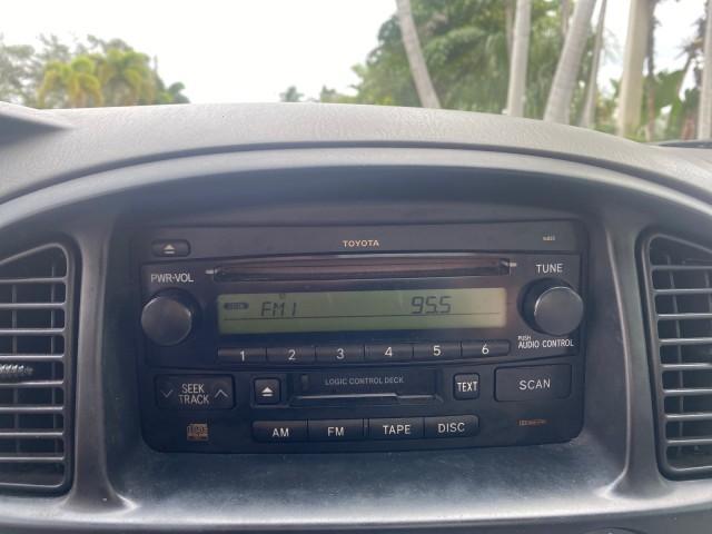 2004 Black /Gray Toyota Tundra SR5 1 OWNER 4WD XTRA CAB STEP SIDE (5TBBT44124S) with an 4.7L DOHC EFI 32-Valve V8 i-Force Engine engine, Automatic transmission, located at 4701 North Dixie Hwy, Pompano Beach, FL, 33064, (954) 422-2889, 26.240938, -80.123474 - OUR WEBPAGE FLORIDACARS1.COM HAS OVER 100 PHOTOS AND FREE CARFAX LINK 2004 TOYOTA TUNDRA SR5 4WD 1 OWNER VIN: 5TBBT44124S444633 5 T B B T 4 4 1 2 4 S 4 4 4 6 3 3 4 DOOR EXTENDED CAB PICKUP 4.7L V8 F DOHC 32V GASOLINE 18 MPG REAR WHEEL DRIVE W/ 4X4 Features 4WD/AWD ABS Brakes Air Conditioning Alloy W - Photo#60