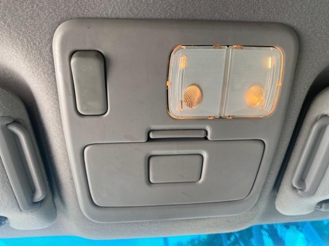 2004 Black /Gray Toyota Tundra SR5 1 OWNER 4WD XTRA CAB STEP SIDE (5TBBT44124S) with an 4.7L DOHC EFI 32-Valve V8 i-Force Engine engine, Automatic transmission, located at 4701 North Dixie Hwy, Pompano Beach, FL, 33064, (954) 422-2889, 26.240938, -80.123474 - OUR WEBPAGE FLORIDACARS1.COM HAS OVER 100 PHOTOS AND FREE CARFAX LINK 2004 TOYOTA TUNDRA SR5 4WD 1 OWNER VIN: 5TBBT44124S444633 5 T B B T 4 4 1 2 4 S 4 4 4 6 3 3 4 DOOR EXTENDED CAB PICKUP 4.7L V8 F DOHC 32V GASOLINE 18 MPG REAR WHEEL DRIVE W/ 4X4 Features 4WD/AWD ABS Brakes Air Conditioning Alloy W - Photo#68