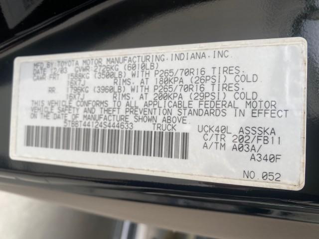 2004 Black /Gray Toyota Tundra SR5 1 OWNER 4WD XTRA CAB STEP SIDE (5TBBT44124S) with an 4.7L DOHC EFI 32-Valve V8 i-Force Engine engine, Automatic transmission, located at 4701 North Dixie Hwy, Pompano Beach, FL, 33064, (954) 422-2889, 26.240938, -80.123474 - OUR WEBPAGE FLORIDACARS1.COM HAS OVER 100 PHOTOS AND FREE CARFAX LINK 2004 TOYOTA TUNDRA SR5 4WD 1 OWNER VIN: 5TBBT44124S444633 5 T B B T 4 4 1 2 4 S 4 4 4 6 3 3 4 DOOR EXTENDED CAB PICKUP 4.7L V8 F DOHC 32V GASOLINE 18 MPG REAR WHEEL DRIVE W/ 4X4 Features 4WD/AWD ABS Brakes Air Conditioning Alloy W - Photo#71