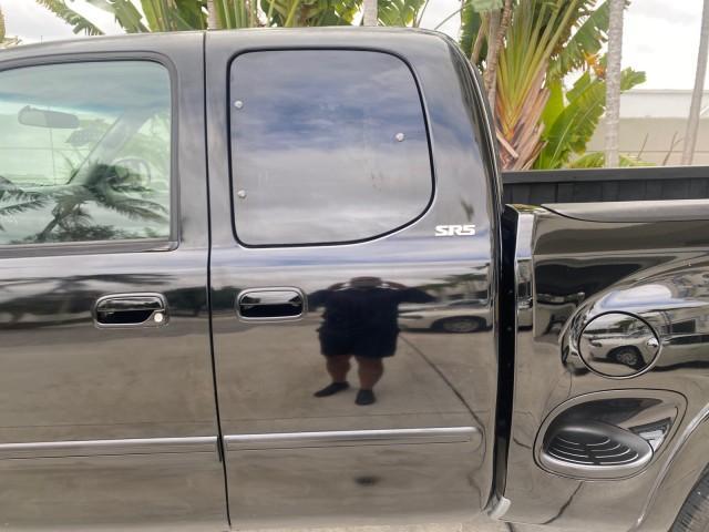 2004 Black /Gray Toyota Tundra SR5 1 OWNER 4WD XTRA CAB STEP SIDE (5TBBT44124S) with an 4.7L DOHC EFI 32-Valve V8 i-Force Engine engine, Automatic transmission, located at 4701 North Dixie Hwy, Pompano Beach, FL, 33064, (954) 422-2889, 26.240938, -80.123474 - OUR WEBPAGE FLORIDACARS1.COM HAS OVER 100 PHOTOS AND FREE CARFAX LINK 2004 TOYOTA TUNDRA SR5 4WD 1 OWNER VIN: 5TBBT44124S444633 5 T B B T 4 4 1 2 4 S 4 4 4 6 3 3 4 DOOR EXTENDED CAB PICKUP 4.7L V8 F DOHC 32V GASOLINE 18 MPG REAR WHEEL DRIVE W/ 4X4 Features 4WD/AWD ABS Brakes Air Conditioning Alloy W - Photo#72