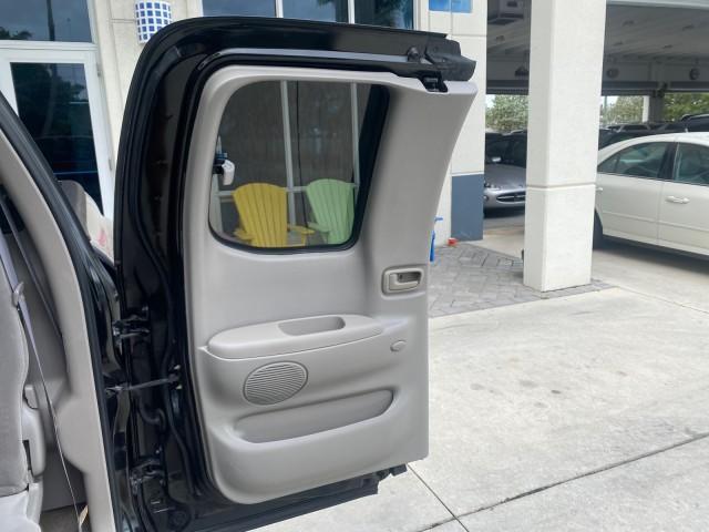 2004 Black /Gray Toyota Tundra SR5 1 OWNER 4WD XTRA CAB STEP SIDE (5TBBT44124S) with an 4.7L DOHC EFI 32-Valve V8 i-Force Engine engine, Automatic transmission, located at 4701 North Dixie Hwy, Pompano Beach, FL, 33064, (954) 422-2889, 26.240938, -80.123474 - OUR WEBPAGE FLORIDACARS1.COM HAS OVER 100 PHOTOS AND FREE CARFAX LINK 2004 TOYOTA TUNDRA SR5 4WD 1 OWNER VIN: 5TBBT44124S444633 5 T B B T 4 4 1 2 4 S 4 4 4 6 3 3 4 DOOR EXTENDED CAB PICKUP 4.7L V8 F DOHC 32V GASOLINE 18 MPG REAR WHEEL DRIVE W/ 4X4 Features 4WD/AWD ABS Brakes Air Conditioning Alloy W - Photo#76