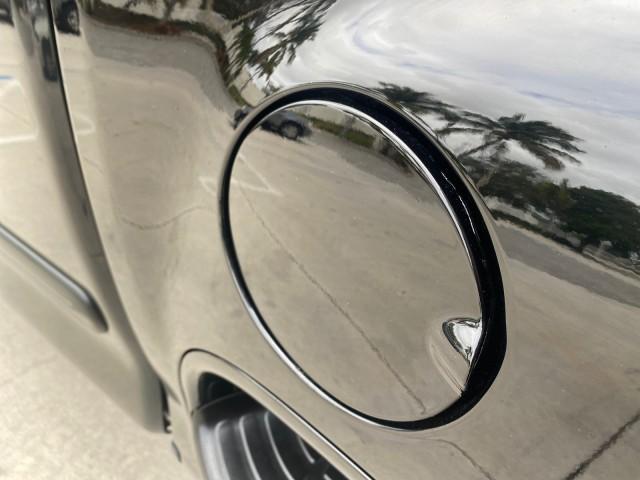 2004 Black /Gray Toyota Tundra SR5 1 OWNER 4WD XTRA CAB STEP SIDE (5TBBT44124S) with an 4.7L DOHC EFI 32-Valve V8 i-Force Engine engine, Automatic transmission, located at 4701 North Dixie Hwy, Pompano Beach, FL, 33064, (954) 422-2889, 26.240938, -80.123474 - OUR WEBPAGE FLORIDACARS1.COM HAS OVER 100 PHOTOS AND FREE CARFAX LINK 2004 TOYOTA TUNDRA SR5 4WD 1 OWNER VIN: 5TBBT44124S444633 5 T B B T 4 4 1 2 4 S 4 4 4 6 3 3 4 DOOR EXTENDED CAB PICKUP 4.7L V8 F DOHC 32V GASOLINE 18 MPG REAR WHEEL DRIVE W/ 4X4 Features 4WD/AWD ABS Brakes Air Conditioning Alloy W - Photo#81