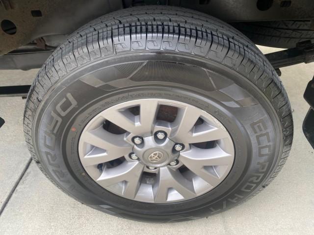 2004 Black /Gray Toyota Tundra SR5 1 OWNER 4WD XTRA CAB STEP SIDE (5TBBT44124S) with an 4.7L DOHC EFI 32-Valve V8 i-Force Engine engine, Automatic transmission, located at 4701 North Dixie Hwy, Pompano Beach, FL, 33064, (954) 422-2889, 26.240938, -80.123474 - OUR WEBPAGE FLORIDACARS1.COM HAS OVER 100 PHOTOS AND FREE CARFAX LINK 2004 TOYOTA TUNDRA SR5 4WD 1 OWNER VIN: 5TBBT44124S444633 5 T B B T 4 4 1 2 4 S 4 4 4 6 3 3 4 DOOR EXTENDED CAB PICKUP 4.7L V8 F DOHC 32V GASOLINE 18 MPG REAR WHEEL DRIVE W/ 4X4 Features 4WD/AWD ABS Brakes Air Conditioning Alloy W - Photo#85