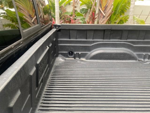 2004 Black /Gray Toyota Tundra SR5 1 OWNER 4WD XTRA CAB STEP SIDE (5TBBT44124S) with an 4.7L DOHC EFI 32-Valve V8 i-Force Engine engine, Automatic transmission, located at 4701 North Dixie Hwy, Pompano Beach, FL, 33064, (954) 422-2889, 26.240938, -80.123474 - OUR WEBPAGE FLORIDACARS1.COM HAS OVER 100 PHOTOS AND FREE CARFAX LINK 2004 TOYOTA TUNDRA SR5 4WD 1 OWNER VIN: 5TBBT44124S444633 5 T B B T 4 4 1 2 4 S 4 4 4 6 3 3 4 DOOR EXTENDED CAB PICKUP 4.7L V8 F DOHC 32V GASOLINE 18 MPG REAR WHEEL DRIVE W/ 4X4 Features 4WD/AWD ABS Brakes Air Conditioning Alloy W - Photo#88