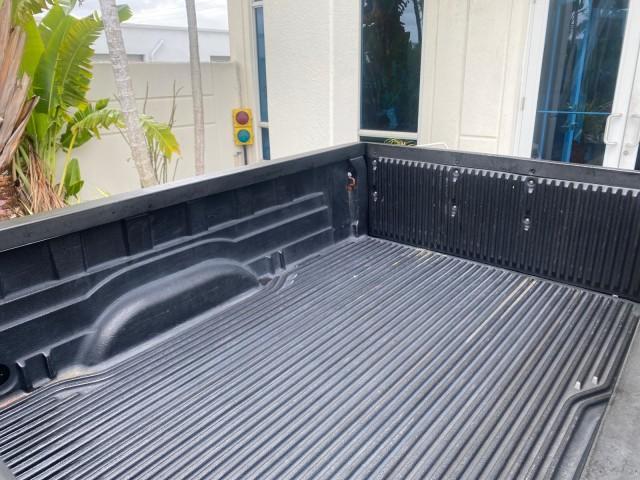 2004 Black /Gray Toyota Tundra SR5 1 OWNER 4WD XTRA CAB STEP SIDE (5TBBT44124S) with an 4.7L DOHC EFI 32-Valve V8 i-Force Engine engine, Automatic transmission, located at 4701 North Dixie Hwy, Pompano Beach, FL, 33064, (954) 422-2889, 26.240938, -80.123474 - OUR WEBPAGE FLORIDACARS1.COM HAS OVER 100 PHOTOS AND FREE CARFAX LINK 2004 TOYOTA TUNDRA SR5 4WD 1 OWNER VIN: 5TBBT44124S444633 5 T B B T 4 4 1 2 4 S 4 4 4 6 3 3 4 DOOR EXTENDED CAB PICKUP 4.7L V8 F DOHC 32V GASOLINE 18 MPG REAR WHEEL DRIVE W/ 4X4 Features 4WD/AWD ABS Brakes Air Conditioning Alloy W - Photo#90