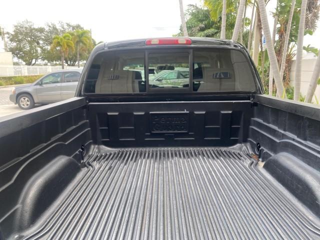 2004 Black /Gray Toyota Tundra SR5 1 OWNER 4WD XTRA CAB STEP SIDE (5TBBT44124S) with an 4.7L DOHC EFI 32-Valve V8 i-Force Engine engine, Automatic transmission, located at 4701 North Dixie Hwy, Pompano Beach, FL, 33064, (954) 422-2889, 26.240938, -80.123474 - OUR WEBPAGE FLORIDACARS1.COM HAS OVER 100 PHOTOS AND FREE CARFAX LINK 2004 TOYOTA TUNDRA SR5 4WD 1 OWNER VIN: 5TBBT44124S444633 5 T B B T 4 4 1 2 4 S 4 4 4 6 3 3 4 DOOR EXTENDED CAB PICKUP 4.7L V8 F DOHC 32V GASOLINE 18 MPG REAR WHEEL DRIVE W/ 4X4 Features 4WD/AWD ABS Brakes Air Conditioning Alloy W - Photo#93
