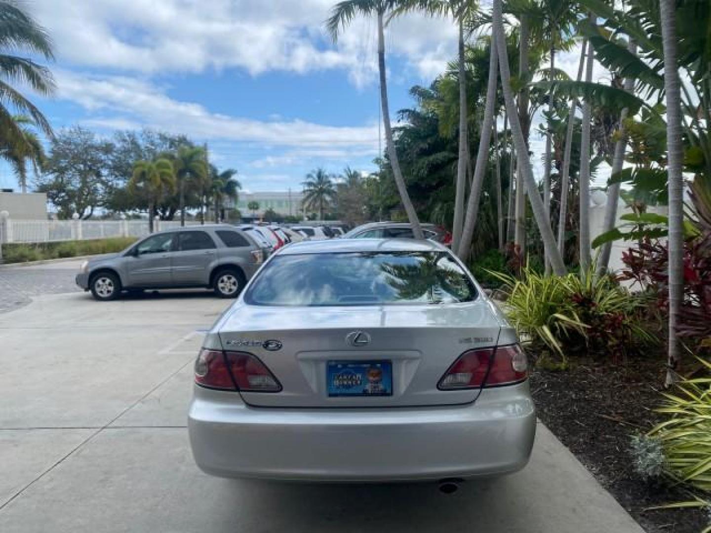 2004 Millennium Silver Metallic /Light Charcoal Lexus ES 330 LOW MILES 74,701 SUNROOF (JTHBA30G745) with an 3.3L DOHC EFI 24-Valve V6 Engine engine, Automatic transmission, located at 4701 North Dixie Hwy, Pompano Beach, FL, 33064, (954) 422-2889, 26.240938, -80.123474 - OUR WEBPAGE FLORIDACARS1.COM HAS OVER 100 PHOTOS AND FREE CARFAX LINK 2004 LEXUS ES 330 ORIGINAL PRICE NEW $32,384 VIN: JTHBA30G745034416 J T H B A 3 0 G 7 4 5 0 3 4 4 1 6 SEDAN 4 DR 3.3L V6 F 24V GASOLINE 29 MPG FRONT WHEEL DRIVE Features ABS Brakes Air Conditioning Alloy Wheels AM/FM Stereo Automa - Photo#6