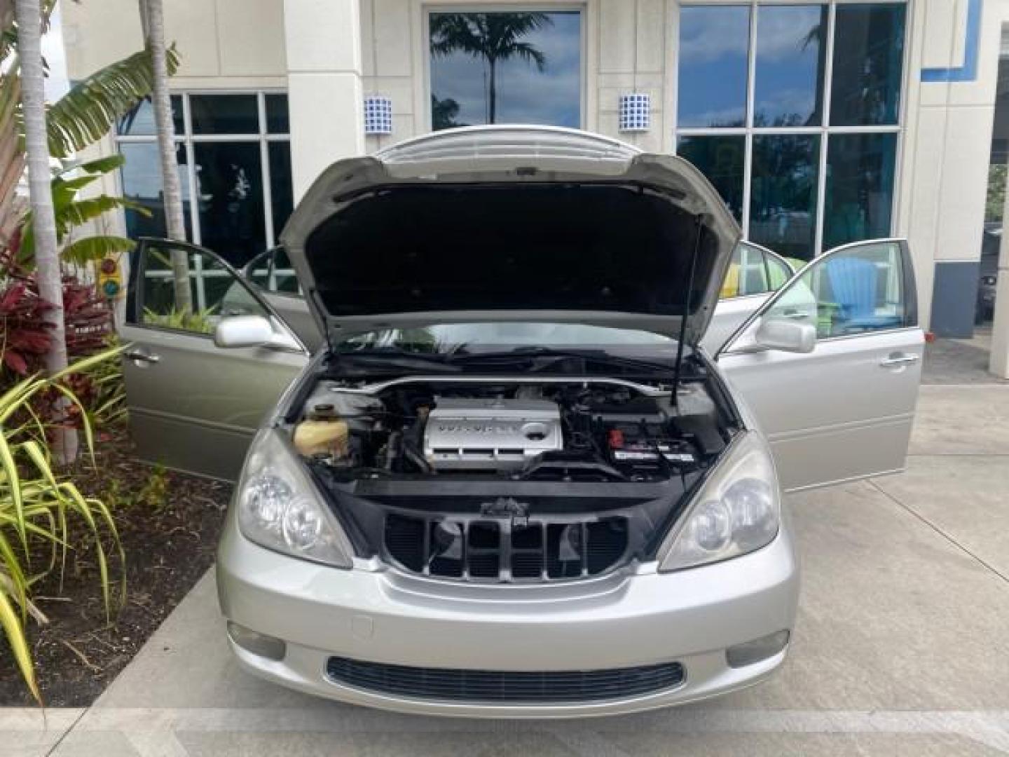 2004 Millennium Silver Metallic /Light Charcoal Lexus ES 330 LOW MILES 74,701 SUNROOF (JTHBA30G745) with an 3.3L DOHC EFI 24-Valve V6 Engine engine, Automatic transmission, located at 4701 North Dixie Hwy, Pompano Beach, FL, 33064, (954) 422-2889, 26.240938, -80.123474 - OUR WEBPAGE FLORIDACARS1.COM HAS OVER 100 PHOTOS AND FREE CARFAX LINK 2004 LEXUS ES 330 ORIGINAL PRICE NEW $32,384 VIN: JTHBA30G745034416 J T H B A 3 0 G 7 4 5 0 3 4 4 1 6 SEDAN 4 DR 3.3L V6 F 24V GASOLINE 29 MPG FRONT WHEEL DRIVE Features ABS Brakes Air Conditioning Alloy Wheels AM/FM Stereo Automa - Photo#17