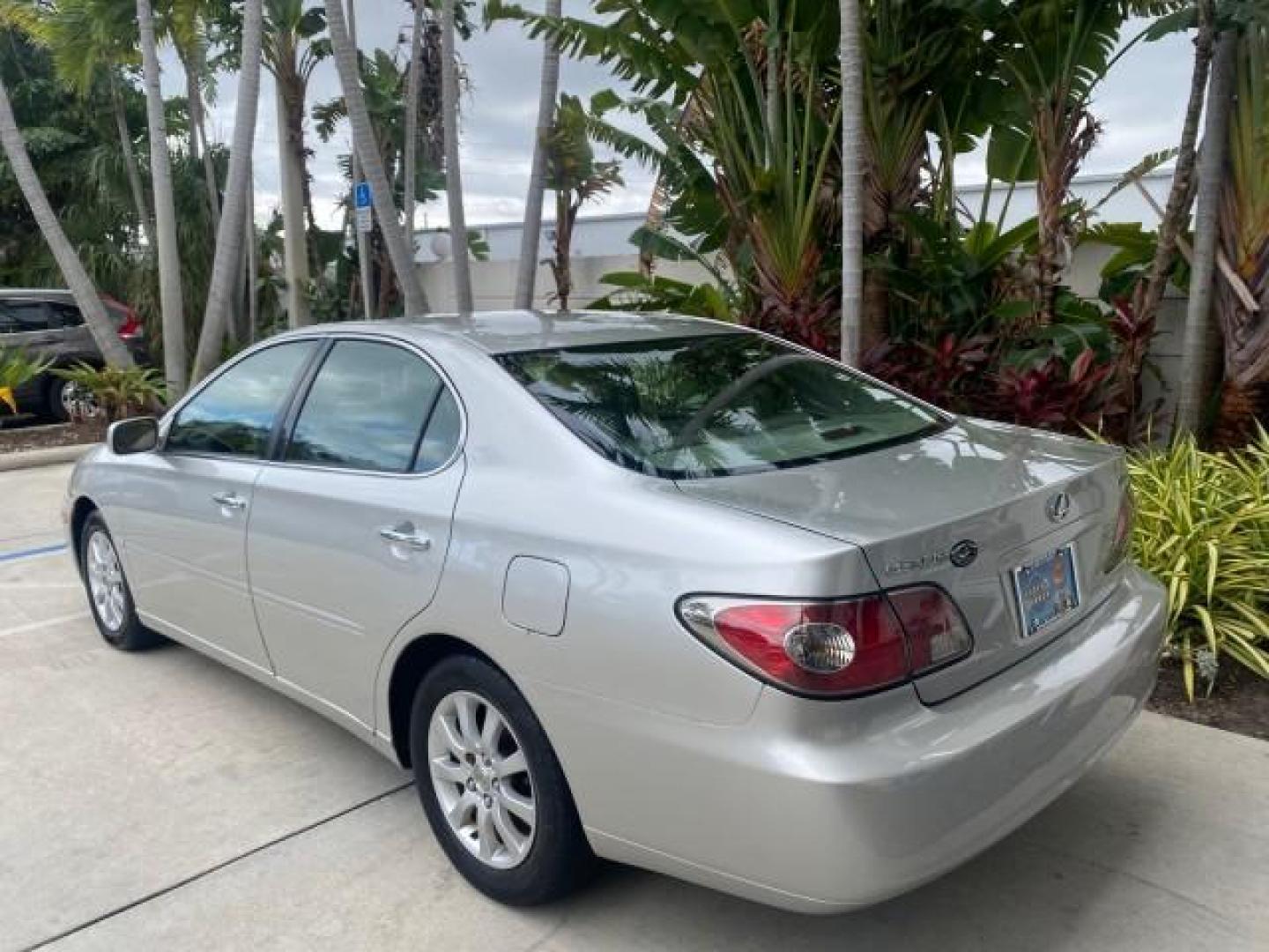 2004 Millennium Silver Metallic /Light Charcoal Lexus ES 330 LOW MILES 74,701 SUNROOF (JTHBA30G745) with an 3.3L DOHC EFI 24-Valve V6 Engine engine, Automatic transmission, located at 4701 North Dixie Hwy, Pompano Beach, FL, 33064, (954) 422-2889, 26.240938, -80.123474 - OUR WEBPAGE FLORIDACARS1.COM HAS OVER 100 PHOTOS AND FREE CARFAX LINK 2004 LEXUS ES 330 ORIGINAL PRICE NEW $32,384 VIN: JTHBA30G745034416 J T H B A 3 0 G 7 4 5 0 3 4 4 1 6 SEDAN 4 DR 3.3L V6 F 24V GASOLINE 29 MPG FRONT WHEEL DRIVE Features ABS Brakes Air Conditioning Alloy Wheels AM/FM Stereo Automa - Photo#33
