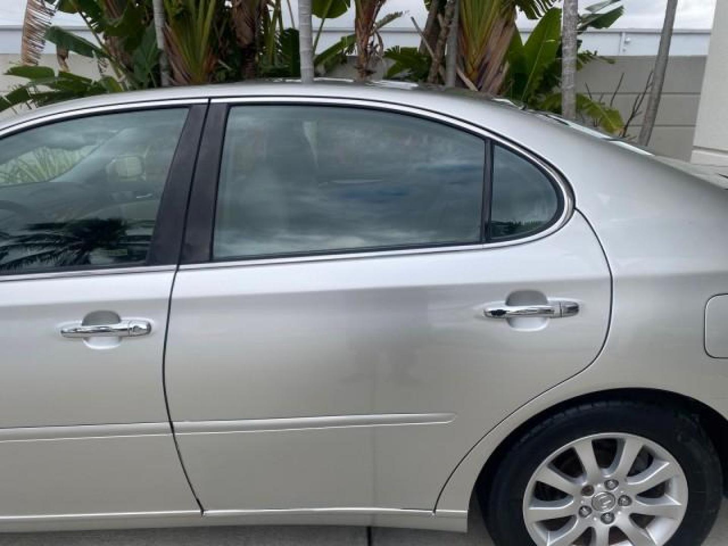 2004 Millennium Silver Metallic /Light Charcoal Lexus ES 330 LOW MILES 74,701 SUNROOF (JTHBA30G745) with an 3.3L DOHC EFI 24-Valve V6 Engine engine, Automatic transmission, located at 4701 North Dixie Hwy, Pompano Beach, FL, 33064, (954) 422-2889, 26.240938, -80.123474 - OUR WEBPAGE FLORIDACARS1.COM HAS OVER 100 PHOTOS AND FREE CARFAX LINK 2004 LEXUS ES 330 ORIGINAL PRICE NEW $32,384 VIN: JTHBA30G745034416 J T H B A 3 0 G 7 4 5 0 3 4 4 1 6 SEDAN 4 DR 3.3L V6 F 24V GASOLINE 29 MPG FRONT WHEEL DRIVE Features ABS Brakes Air Conditioning Alloy Wheels AM/FM Stereo Automa - Photo#70