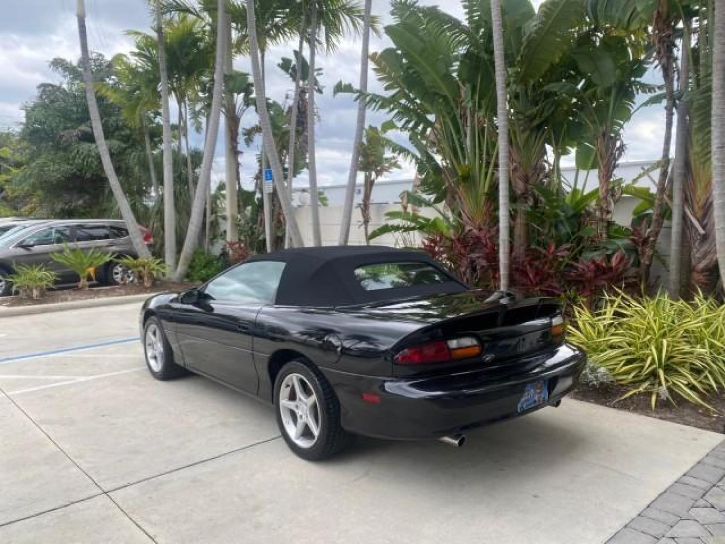 2002 Black /Ebony Chevrolet Camaro Z28 CONV 6 SPD LOW MILES 29,016 (2G1FP32G622) with an 5.7L SFI V8 Engine engine, Manual transmission, located at 4701 North Dixie Hwy, Pompano Beach, FL, 33064, (954) 422-2889, 26.240938, -80.123474 - OUR WEBPAGE FLORIDACARS1.COM HAS OVER 100 PHOTOS AND FREE CARFAX LINK 2002 CHEVROLET CAMARO Z28 6 SPEED ALL ORIGINAL PAINT VERY LOW MILES VIN: 2G1FP32G622129985 2 G 1 F P 3 2 G 6 2 2 1 2 9 9 8 5 CONVERTIBLE 5.7L V8 F OHV GASOLINE 25 MPG REAR WHEEL DRIVE Features ABS Brakes Air Conditioning Alloy Whe - Photo#38