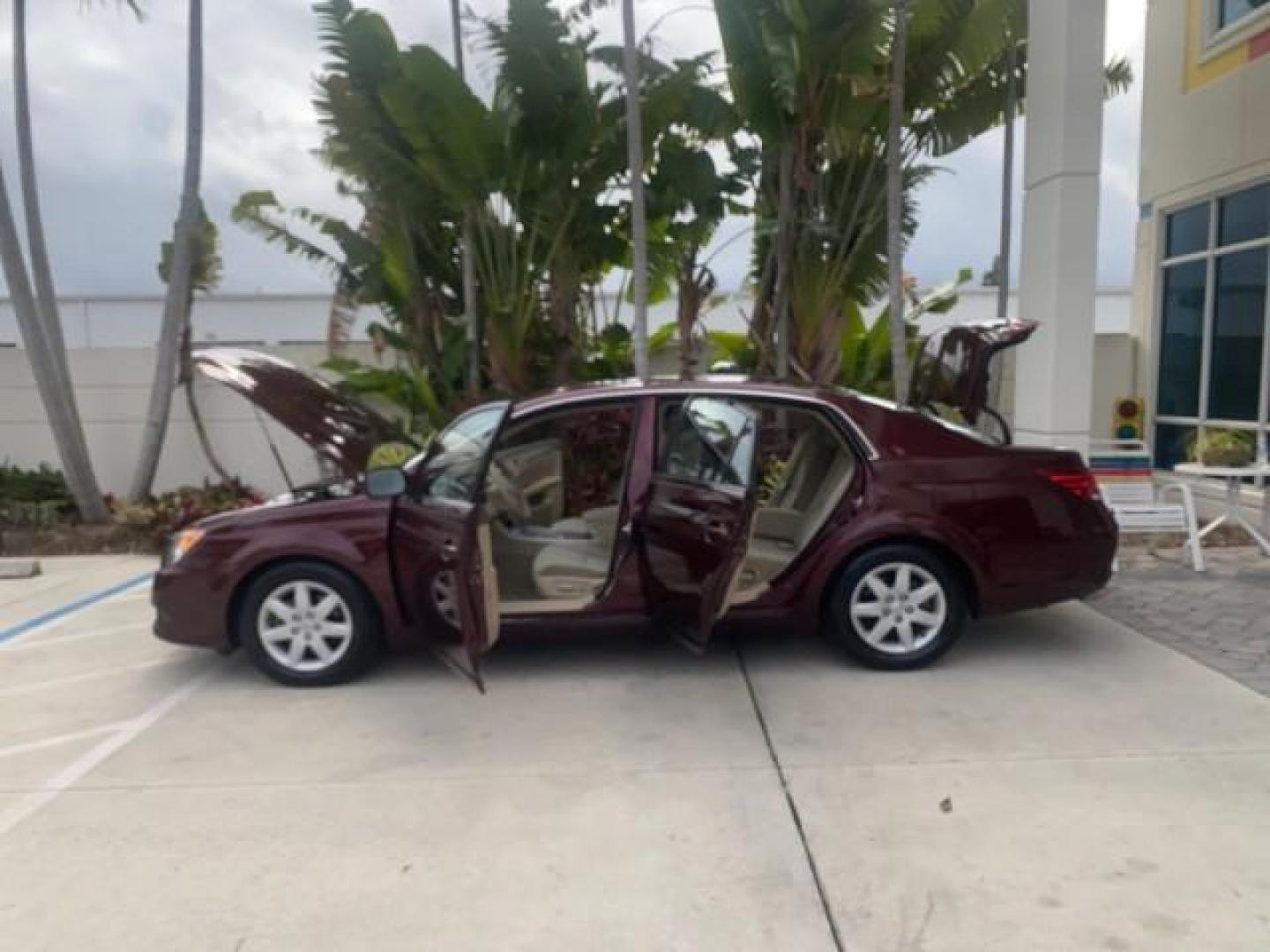 2008 Cassis Pearl /Ivory Toyota Avalon XL 1 OWNER LOW MILES 77,161 FL (4T1BK36B28U) with an 3.5L DOHC EFI 24-Valve V6 Engine engine, Automatic transmission, located at 4701 North Dixie Hwy, Pompano Beach, FL, 33064, (954) 422-2889, 26.240938, -80.123474 - OUR WEBPAGE FLORIDACARS1.COM HAS OVER 100 PHOTOS AND FREE CARFAX LINK 2008 TOYOTA AVALON TOURING 1 OWNER TIRES ARE LIKE NEW NON SMOKER CLOTH VIN: 4T1BK36B28U286740 4 T 1 B K 3 6 B 2 8 U 2 8 6 7 4 0 SEDAN 4 DR 3.5L V6 F DOHC 24V GASOLINE 28 MPG FRONT WHEEL DRIVE Features ABS Brakes Air Conditioning A - Photo#8