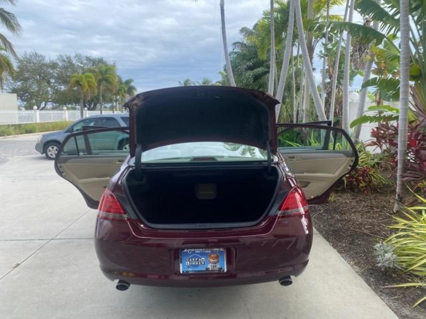 2008 Cassis Pearl /Ivory Toyota Avalon XL 1 OWNER LOW MILES 77,161 FL (4T1BK36B28U) with an 3.5L DOHC EFI 24-Valve V6 Engine engine, Automatic transmission, located at 4701 North Dixie Hwy, Pompano Beach, FL, 33064, (954) 422-2889, 26.240938, -80.123474 - OUR WEBPAGE FLORIDACARS1.COM HAS OVER 100 PHOTOS AND FREE CARFAX LINK 2008 TOYOTA AVALON TOURING 1 OWNER TIRES ARE LIKE NEW NON SMOKER CLOTH VIN: 4T1BK36B28U286740 4 T 1 B K 3 6 B 2 8 U 2 8 6 7 4 0 SEDAN 4 DR 3.5L V6 F DOHC 24V GASOLINE 28 MPG FRONT WHEEL DRIVE Features ABS Brakes Air Conditioning A - Photo#15