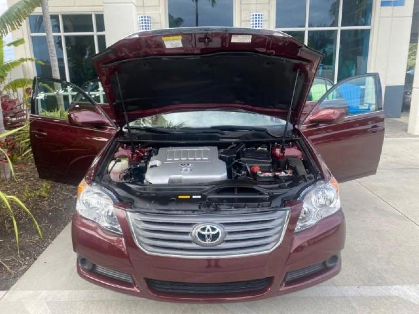 2008 Cassis Pearl /Ivory Toyota Avalon XL 1 OWNER LOW MILES 77,161 FL (4T1BK36B28U) with an 3.5L DOHC EFI 24-Valve V6 Engine engine, Automatic transmission, located at 4701 North Dixie Hwy, Pompano Beach, FL, 33064, (954) 422-2889, 26.240938, -80.123474 - OUR WEBPAGE FLORIDACARS1.COM HAS OVER 100 PHOTOS AND FREE CARFAX LINK 2008 TOYOTA AVALON TOURING 1 OWNER TIRES ARE LIKE NEW NON SMOKER CLOTH VIN: 4T1BK36B28U286740 4 T 1 B K 3 6 B 2 8 U 2 8 6 7 4 0 SEDAN 4 DR 3.5L V6 F DOHC 24V GASOLINE 28 MPG FRONT WHEEL DRIVE Features ABS Brakes Air Conditioning A - Photo#17