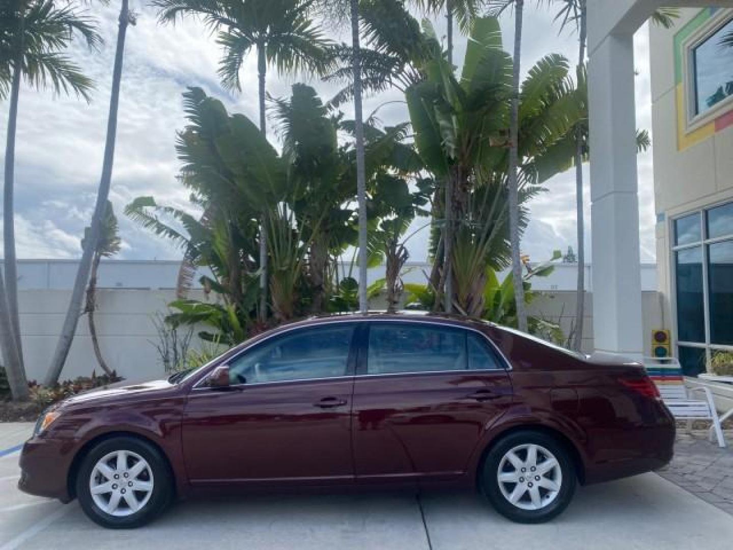 2008 Cassis Pearl /Ivory Toyota Avalon XL 1 OWNER LOW MILES 77,161 FL (4T1BK36B28U) with an 3.5L DOHC EFI 24-Valve V6 Engine engine, Automatic transmission, located at 4701 North Dixie Hwy, Pompano Beach, FL, 33064, (954) 422-2889, 26.240938, -80.123474 - OUR WEBPAGE FLORIDACARS1.COM HAS OVER 100 PHOTOS AND FREE CARFAX LINK 2008 TOYOTA AVALON TOURING 1 OWNER TIRES ARE LIKE NEW NON SMOKER CLOTH VIN: 4T1BK36B28U286740 4 T 1 B K 3 6 B 2 8 U 2 8 6 7 4 0 SEDAN 4 DR 3.5L V6 F DOHC 24V GASOLINE 28 MPG FRONT WHEEL DRIVE Features ABS Brakes Air Conditioning A - Photo#31