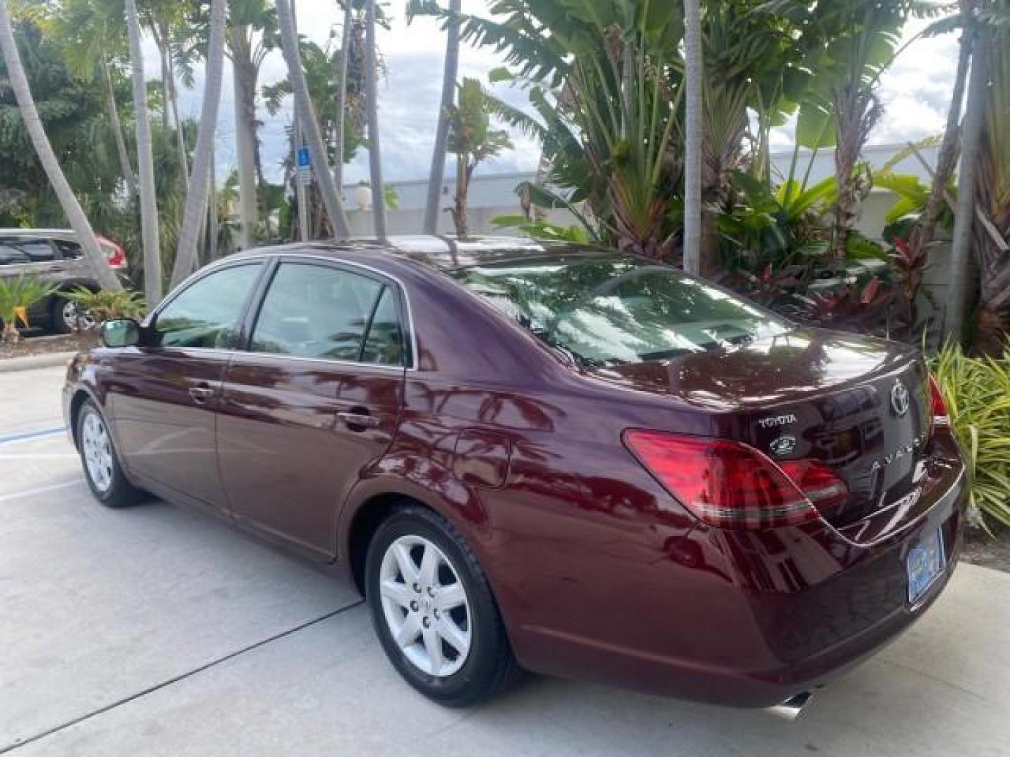 2008 Cassis Pearl /Ivory Toyota Avalon XL 1 OWNER LOW MILES 77,161 FL (4T1BK36B28U) with an 3.5L DOHC EFI 24-Valve V6 Engine engine, Automatic transmission, located at 4701 North Dixie Hwy, Pompano Beach, FL, 33064, (954) 422-2889, 26.240938, -80.123474 - OUR WEBPAGE FLORIDACARS1.COM HAS OVER 100 PHOTOS AND FREE CARFAX LINK 2008 TOYOTA AVALON TOURING 1 OWNER TIRES ARE LIKE NEW NON SMOKER CLOTH VIN: 4T1BK36B28U286740 4 T 1 B K 3 6 B 2 8 U 2 8 6 7 4 0 SEDAN 4 DR 3.5L V6 F DOHC 24V GASOLINE 28 MPG FRONT WHEEL DRIVE Features ABS Brakes Air Conditioning A - Photo#33