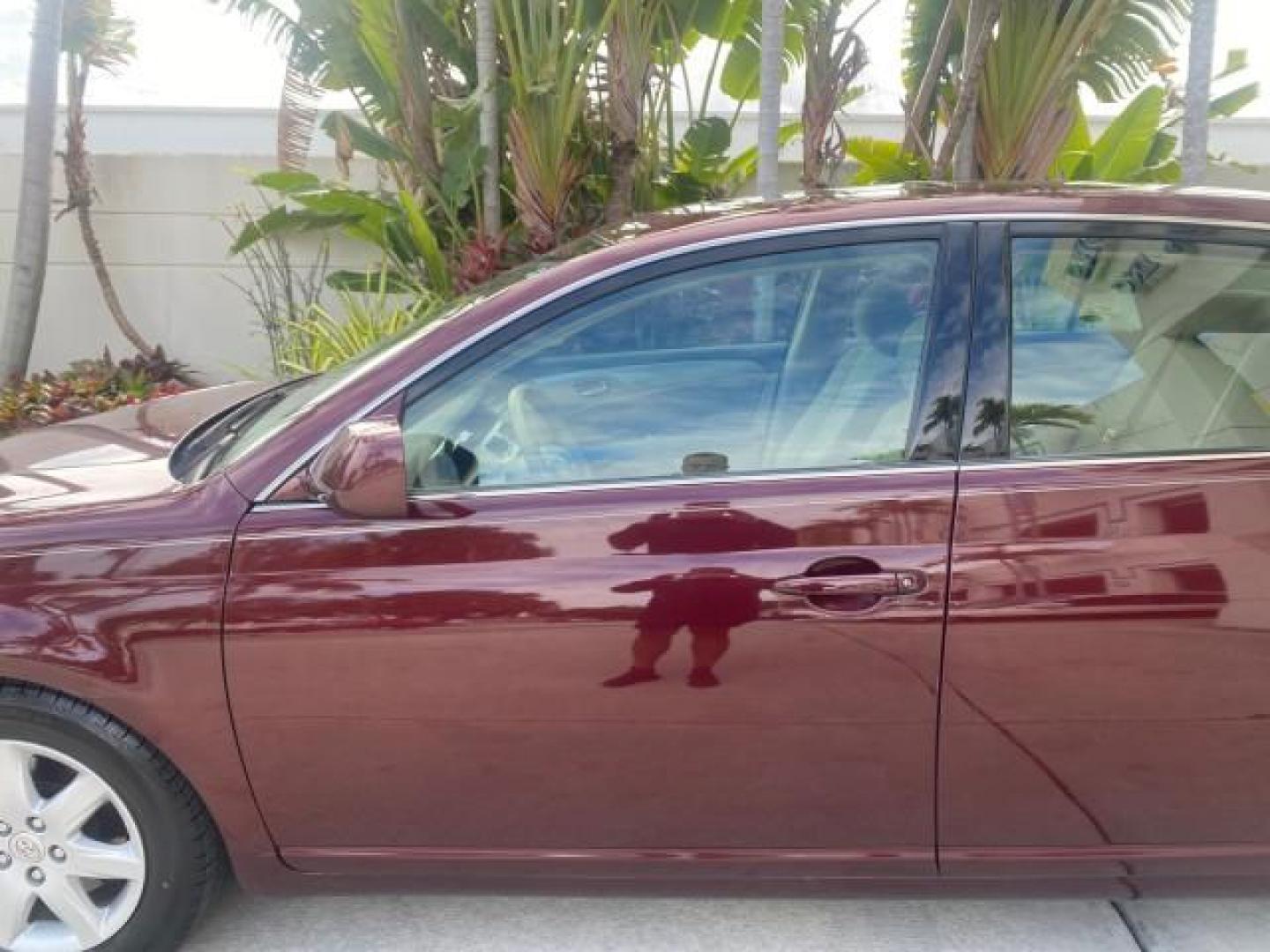 2008 Cassis Pearl /Ivory Toyota Avalon XL 1 OWNER LOW MILES 77,161 FL (4T1BK36B28U) with an 3.5L DOHC EFI 24-Valve V6 Engine engine, Automatic transmission, located at 4701 North Dixie Hwy, Pompano Beach, FL, 33064, (954) 422-2889, 26.240938, -80.123474 - OUR WEBPAGE FLORIDACARS1.COM HAS OVER 100 PHOTOS AND FREE CARFAX LINK 2008 TOYOTA AVALON TOURING 1 OWNER TIRES ARE LIKE NEW NON SMOKER CLOTH VIN: 4T1BK36B28U286740 4 T 1 B K 3 6 B 2 8 U 2 8 6 7 4 0 SEDAN 4 DR 3.5L V6 F DOHC 24V GASOLINE 28 MPG FRONT WHEEL DRIVE Features ABS Brakes Air Conditioning A - Photo#37