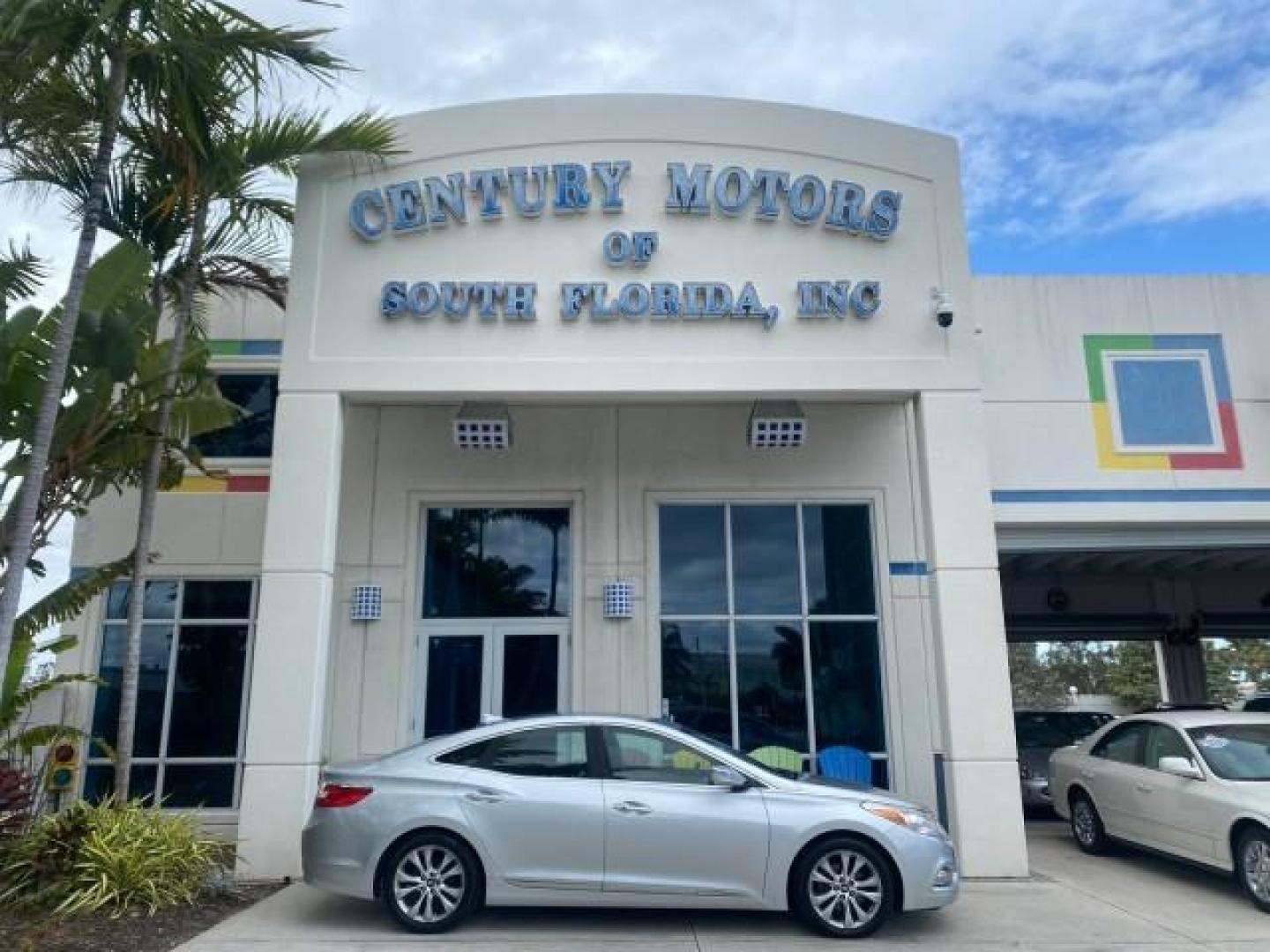 2013 Silver Frost Metallic /Graphite Black Hyundai Azera LOW MILES 12,752 LEATHER LOADED (KMHFG4JG8DA) with an 3.3L DOHC MPI 24-Valve CVVT V6 Engine engine, Automatic transmission, located at 4701 North Dixie Hwy, Pompano Beach, FL, 33064, (954) 422-2889, 26.240938, -80.123474 - OUR WEBPAGE FLORIDACARS1.COM HAS OVER 100 PHOTOS AND FREE CARFAX LINK 2013 HYUNDAI AZERA ONLY 12,752 MILES 1 OF A KIND FIND - $ ORIGINAL PRICE $32,360 VIN: KMHFG4JG8DA228283 K M H F G 4 J G 8 D A 2 2 8 2 8 3 SEDAN 4 DR 3.3L V6 F DOHC 24V GASOLINE 29 MPG FRONT WHEEL DRIVE Features ABS Brakes Air Cond - Photo#0