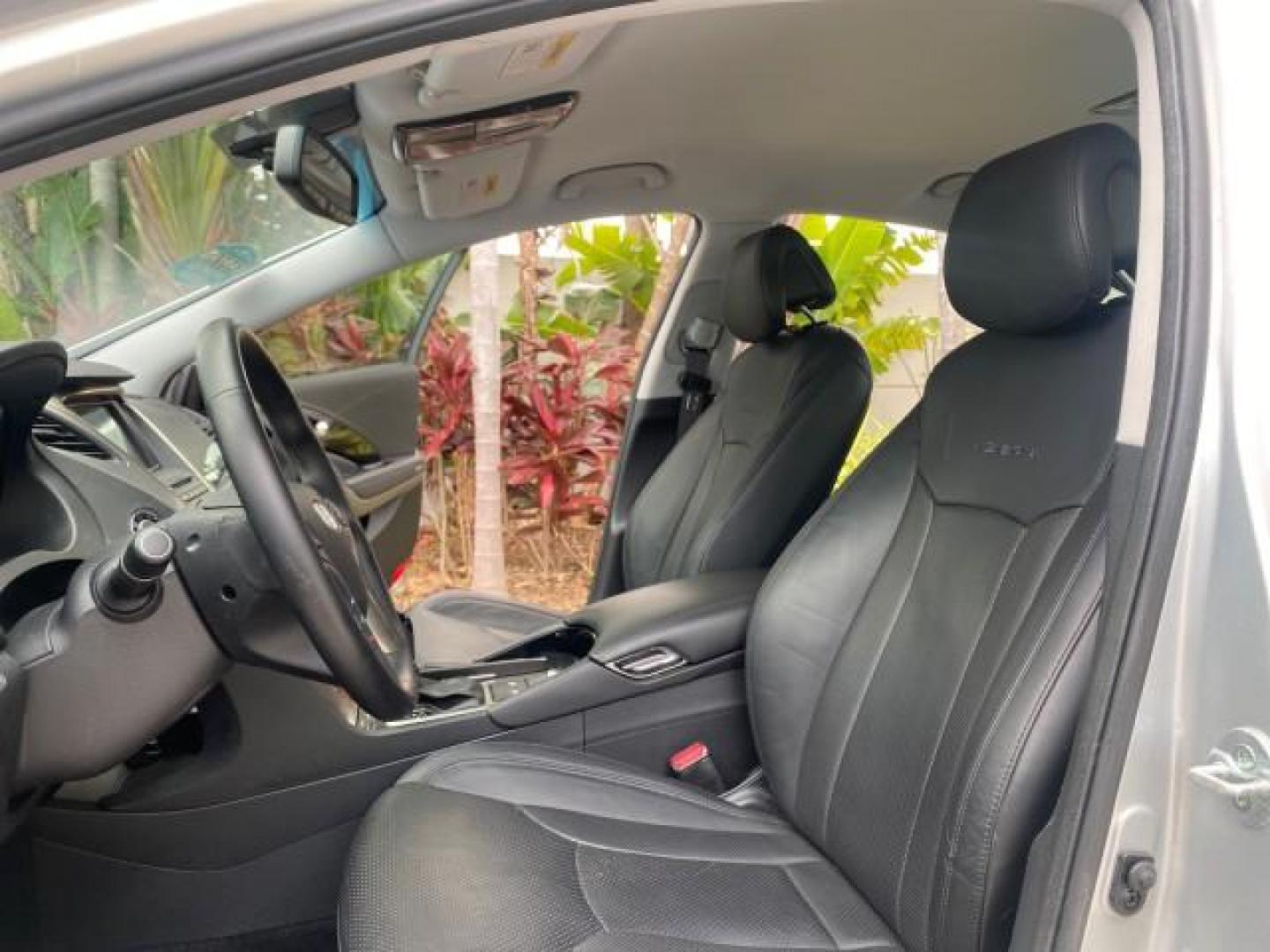 2013 Silver Frost Metallic /Graphite Black Hyundai Azera LOW MILES 12,752 LEATHER LOADED (KMHFG4JG8DA) with an 3.3L DOHC MPI 24-Valve CVVT V6 Engine engine, Automatic transmission, located at 4701 North Dixie Hwy, Pompano Beach, FL, 33064, (954) 422-2889, 26.240938, -80.123474 - OUR WEBPAGE FLORIDACARS1.COM HAS OVER 100 PHOTOS AND FREE CARFAX LINK 2013 HYUNDAI AZERA ONLY 12,752 MILES 1 OF A KIND FIND - $ ORIGINAL PRICE $32,360 VIN: KMHFG4JG8DA228283 K M H F G 4 J G 8 D A 2 2 8 2 8 3 SEDAN 4 DR 3.3L V6 F DOHC 24V GASOLINE 29 MPG FRONT WHEEL DRIVE Features ABS Brakes Air Cond - Photo#10