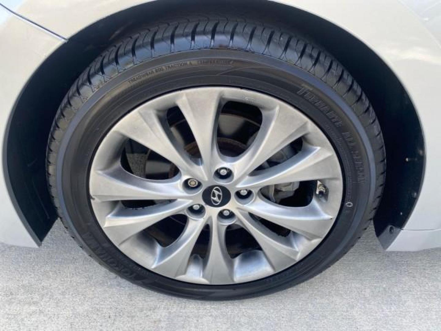 2013 Silver Frost Metallic /Graphite Black Hyundai Azera LOW MILES 12,752 LEATHER LOADED (KMHFG4JG8DA) with an 3.3L DOHC MPI 24-Valve CVVT V6 Engine engine, Automatic transmission, located at 4701 North Dixie Hwy, Pompano Beach, FL, 33064, (954) 422-2889, 26.240938, -80.123474 - OUR WEBPAGE FLORIDACARS1.COM HAS OVER 100 PHOTOS AND FREE CARFAX LINK 2013 HYUNDAI AZERA ONLY 12,752 MILES 1 OF A KIND FIND - $ ORIGINAL PRICE $32,360 VIN: KMHFG4JG8DA228283 K M H F G 4 J G 8 D A 2 2 8 2 8 3 SEDAN 4 DR 3.3L V6 F DOHC 24V GASOLINE 29 MPG FRONT WHEEL DRIVE Features ABS Brakes Air Cond - Photo#19