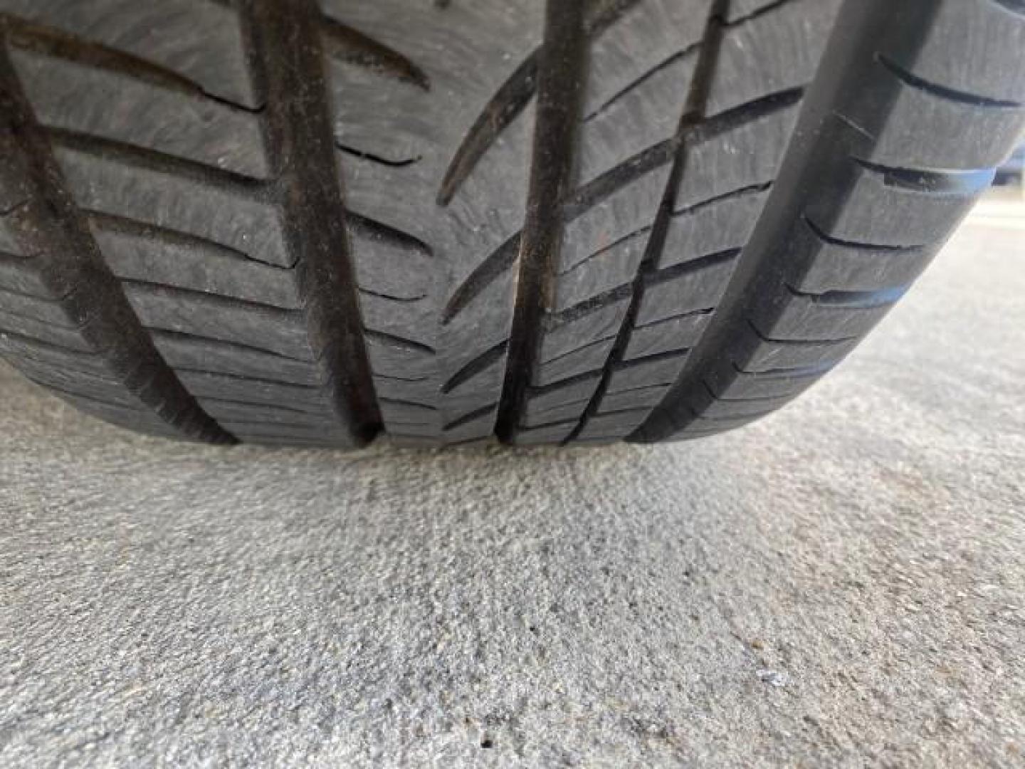 2013 Silver Frost Metallic /Graphite Black Hyundai Azera LOW MILES 12,752 LEATHER LOADED (KMHFG4JG8DA) with an 3.3L DOHC MPI 24-Valve CVVT V6 Engine engine, Automatic transmission, located at 4701 North Dixie Hwy, Pompano Beach, FL, 33064, (954) 422-2889, 26.240938, -80.123474 - OUR WEBPAGE FLORIDACARS1.COM HAS OVER 100 PHOTOS AND FREE CARFAX LINK 2013 HYUNDAI AZERA ONLY 12,752 MILES 1 OF A KIND FIND - $ ORIGINAL PRICE $32,360 VIN: KMHFG4JG8DA228283 K M H F G 4 J G 8 D A 2 2 8 2 8 3 SEDAN 4 DR 3.3L V6 F DOHC 24V GASOLINE 29 MPG FRONT WHEEL DRIVE Features ABS Brakes Air Cond - Photo#20