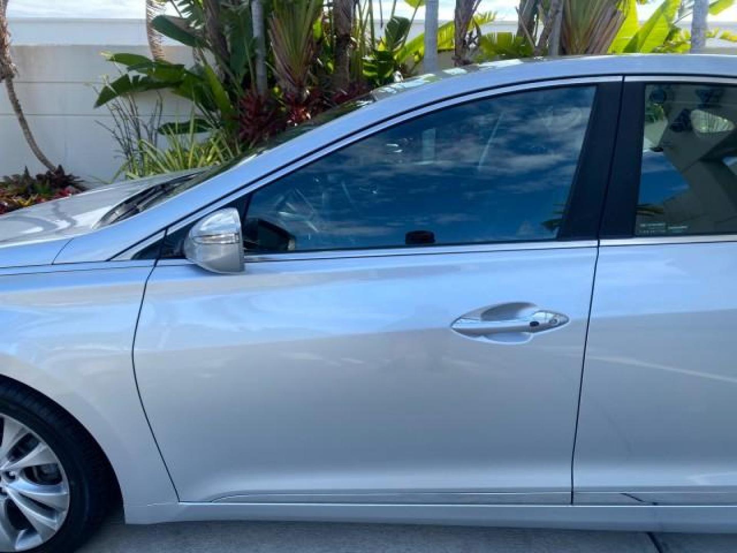 2013 Silver Frost Metallic /Graphite Black Hyundai Azera LOW MILES 12,752 LEATHER LOADED (KMHFG4JG8DA) with an 3.3L DOHC MPI 24-Valve CVVT V6 Engine engine, Automatic transmission, located at 4701 North Dixie Hwy, Pompano Beach, FL, 33064, (954) 422-2889, 26.240938, -80.123474 - OUR WEBPAGE FLORIDACARS1.COM HAS OVER 100 PHOTOS AND FREE CARFAX LINK 2013 HYUNDAI AZERA ONLY 12,752 MILES 1 OF A KIND FIND - $ ORIGINAL PRICE $32,360 VIN: KMHFG4JG8DA228283 K M H F G 4 J G 8 D A 2 2 8 2 8 3 SEDAN 4 DR 3.3L V6 F DOHC 24V GASOLINE 29 MPG FRONT WHEEL DRIVE Features ABS Brakes Air Cond - Photo#37