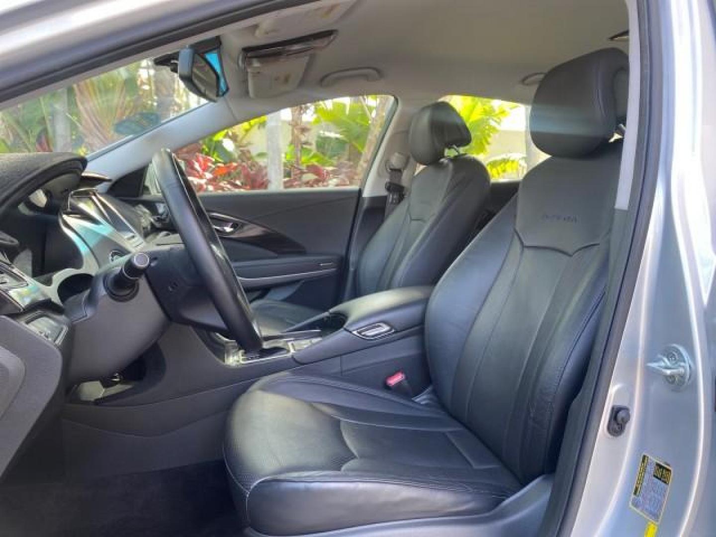 2013 Silver Frost Metallic /Graphite Black Hyundai Azera LOW MILES 12,752 LEATHER LOADED (KMHFG4JG8DA) with an 3.3L DOHC MPI 24-Valve CVVT V6 Engine engine, Automatic transmission, located at 4701 North Dixie Hwy, Pompano Beach, FL, 33064, (954) 422-2889, 26.240938, -80.123474 - OUR WEBPAGE FLORIDACARS1.COM HAS OVER 100 PHOTOS AND FREE CARFAX LINK 2013 HYUNDAI AZERA ONLY 12,752 MILES 1 OF A KIND FIND - $ ORIGINAL PRICE $32,360 VIN: KMHFG4JG8DA228283 K M H F G 4 J G 8 D A 2 2 8 2 8 3 SEDAN 4 DR 3.3L V6 F DOHC 24V GASOLINE 29 MPG FRONT WHEEL DRIVE Features ABS Brakes Air Cond - Photo#42