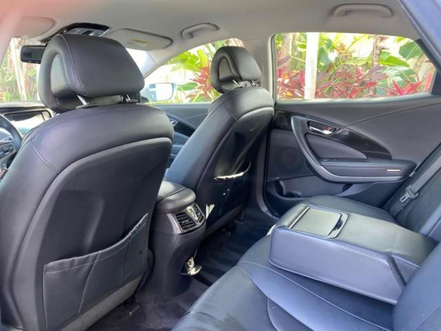 2013 Silver Frost Metallic /Graphite Black Hyundai Azera LOW MILES 12,752 LEATHER LOADED (KMHFG4JG8DA) with an 3.3L DOHC MPI 24-Valve CVVT V6 Engine engine, Automatic transmission, located at 4701 North Dixie Hwy, Pompano Beach, FL, 33064, (954) 422-2889, 26.240938, -80.123474 - OUR WEBPAGE FLORIDACARS1.COM HAS OVER 100 PHOTOS AND FREE CARFAX LINK 2013 HYUNDAI AZERA ONLY 12,752 MILES 1 OF A KIND FIND - $ ORIGINAL PRICE $32,360 VIN: KMHFG4JG8DA228283 K M H F G 4 J G 8 D A 2 2 8 2 8 3 SEDAN 4 DR 3.3L V6 F DOHC 24V GASOLINE 29 MPG FRONT WHEEL DRIVE Features ABS Brakes Air Cond - Photo#81
