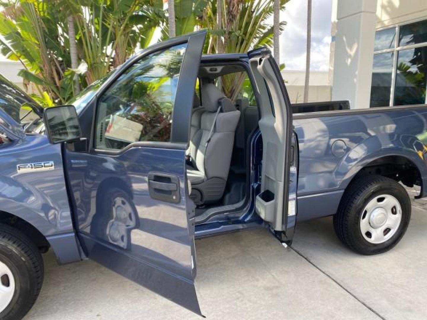 2005 True Blue Metallic /Flint Ford F-150 XL LOW MILES 27,620 1 OWNER FL (1FTRF12215N) with an 4.2L EFI V6 Engine engine, Automatic transmission, located at 4701 North Dixie Hwy, Pompano Beach, FL, 33064, (954) 422-2889, 26.240938, -80.123474 - OUR WEBPAGE FLORIDACARS1.COM HAS OVER 100 PHOTOS AND FREE CARFAX LINK 2005 FORD F-150 STX 1 OWNER FLORIDA THIS IS THE LOWEST MILE TRUCK WEVE EVER LISTED LOOKS ALL ORIGINAL PAINT VIN: 1FTRF12215NB72140 1 F T R F 1 2 2 1 5 N B 7 2 1 4 0 PICKUP 4.2L V6 F OHV GASOLINE 20 MPG REAR WHEEL DRIVE Features AB - Photo#13