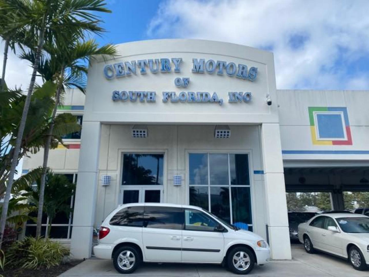 2006 Stone White /Medium Slate Gray Dodge Caravan SXT LOW MILES 28,367 1 OWNER HANDICAP LIFT (1D4GP45R96B) with an 3.3L OHV V6 Engine engine, Automatic transmission, located at 4701 North Dixie Hwy, Pompano Beach, FL, 33064, (954) 422-2889, 26.240938, -80.123474 - OUR WEBPAGE FLORIDACARS1.COM HAS OVER 100 PHOTOS AND FREE CARFAX LINK 2006 DODGE CARAVAN SXT 1 OWNER FREEDOM HANDICAP LIFT/SCOOTER VIN: 1D4GP45R96B730062 1 D 4 G P 4 5 R 9 6 B 7 3 0 0 6 2 VAN 3.3L V6 F OHV GASOLINE 26 MPG FRONT WHEEL DRIVE Features Air Conditioning Alloy Wheels AM/FM Stereo Automati- Photo#0