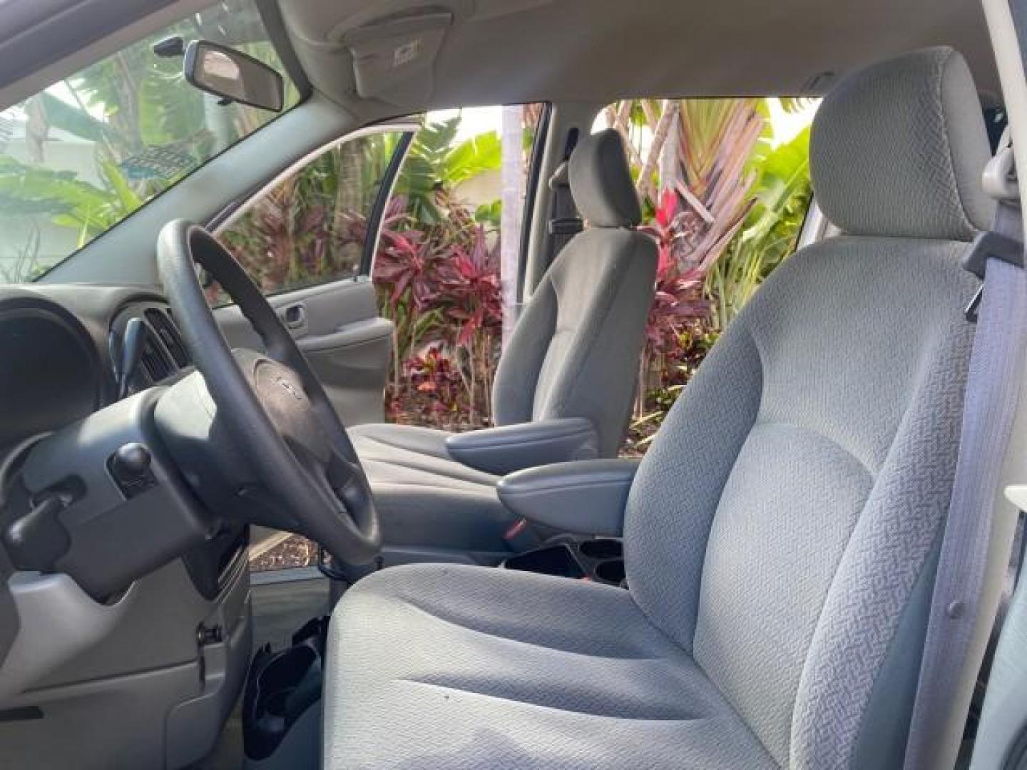 2006 Stone White /Medium Slate Gray Dodge Caravan SXT LOW MILES 28,367 1 OWNER HANDICAP LIFT (1D4GP45R96B) with an 3.3L OHV V6 Engine engine, Automatic transmission, located at 4701 North Dixie Hwy, Pompano Beach, FL, 33064, (954) 422-2889, 26.240938, -80.123474 - OUR WEBPAGE FLORIDACARS1.COM HAS OVER 100 PHOTOS AND FREE CARFAX LINK 2006 DODGE CARAVAN SXT 1 OWNER FREEDOM HANDICAP LIFT/SCOOTER VIN: 1D4GP45R96B730062 1 D 4 G P 4 5 R 9 6 B 7 3 0 0 6 2 VAN 3.3L V6 F OHV GASOLINE 26 MPG FRONT WHEEL DRIVE Features Air Conditioning Alloy Wheels AM/FM Stereo Automati- Photo#10
