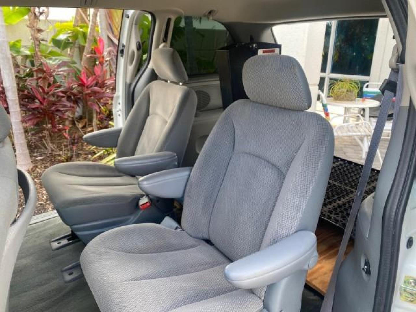 2006 Stone White /Medium Slate Gray Dodge Caravan SXT LOW MILES 28,367 1 OWNER HANDICAP LIFT (1D4GP45R96B) with an 3.3L OHV V6 Engine engine, Automatic transmission, located at 4701 North Dixie Hwy, Pompano Beach, FL, 33064, (954) 422-2889, 26.240938, -80.123474 - OUR WEBPAGE FLORIDACARS1.COM HAS OVER 100 PHOTOS AND FREE CARFAX LINK 2006 DODGE CARAVAN SXT 1 OWNER FREEDOM HANDICAP LIFT/SCOOTER VIN: 1D4GP45R96B730062 1 D 4 G P 4 5 R 9 6 B 7 3 0 0 6 2 VAN 3.3L V6 F OHV GASOLINE 26 MPG FRONT WHEEL DRIVE Features Air Conditioning Alloy Wheels AM/FM Stereo Automati- Photo#14
