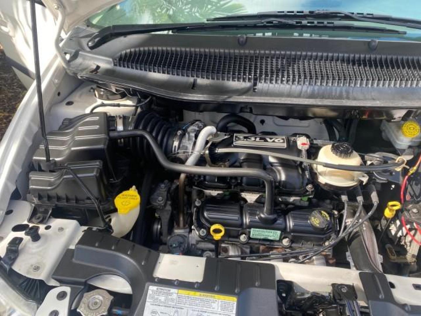 2006 Stone White /Medium Slate Gray Dodge Caravan SXT LOW MILES 28,367 1 OWNER HANDICAP LIFT (1D4GP45R96B) with an 3.3L OHV V6 Engine engine, Automatic transmission, located at 4701 North Dixie Hwy, Pompano Beach, FL, 33064, (954) 422-2889, 26.240938, -80.123474 - OUR WEBPAGE FLORIDACARS1.COM HAS OVER 100 PHOTOS AND FREE CARFAX LINK 2006 DODGE CARAVAN SXT 1 OWNER FREEDOM HANDICAP LIFT/SCOOTER VIN: 1D4GP45R96B730062 1 D 4 G P 4 5 R 9 6 B 7 3 0 0 6 2 VAN 3.3L V6 F OHV GASOLINE 26 MPG FRONT WHEEL DRIVE Features Air Conditioning Alloy Wheels AM/FM Stereo Automati- Photo#24
