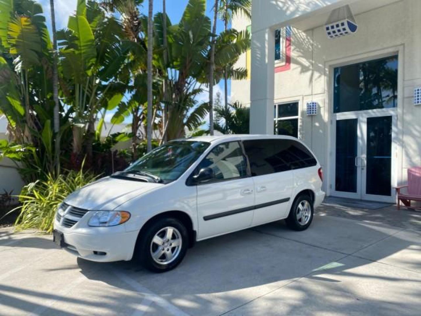 2006 Stone White /Medium Slate Gray Dodge Caravan SXT LOW MILES 28,367 1 OWNER HANDICAP LIFT (1D4GP45R96B) with an 3.3L OHV V6 Engine engine, Automatic transmission, located at 4701 North Dixie Hwy, Pompano Beach, FL, 33064, (954) 422-2889, 26.240938, -80.123474 - OUR WEBPAGE FLORIDACARS1.COM HAS OVER 100 PHOTOS AND FREE CARFAX LINK 2006 DODGE CARAVAN SXT 1 OWNER FREEDOM HANDICAP LIFT/SCOOTER VIN: 1D4GP45R96B730062 1 D 4 G P 4 5 R 9 6 B 7 3 0 0 6 2 VAN 3.3L V6 F OHV GASOLINE 26 MPG FRONT WHEEL DRIVE Features Air Conditioning Alloy Wheels AM/FM Stereo Automati- Photo#28