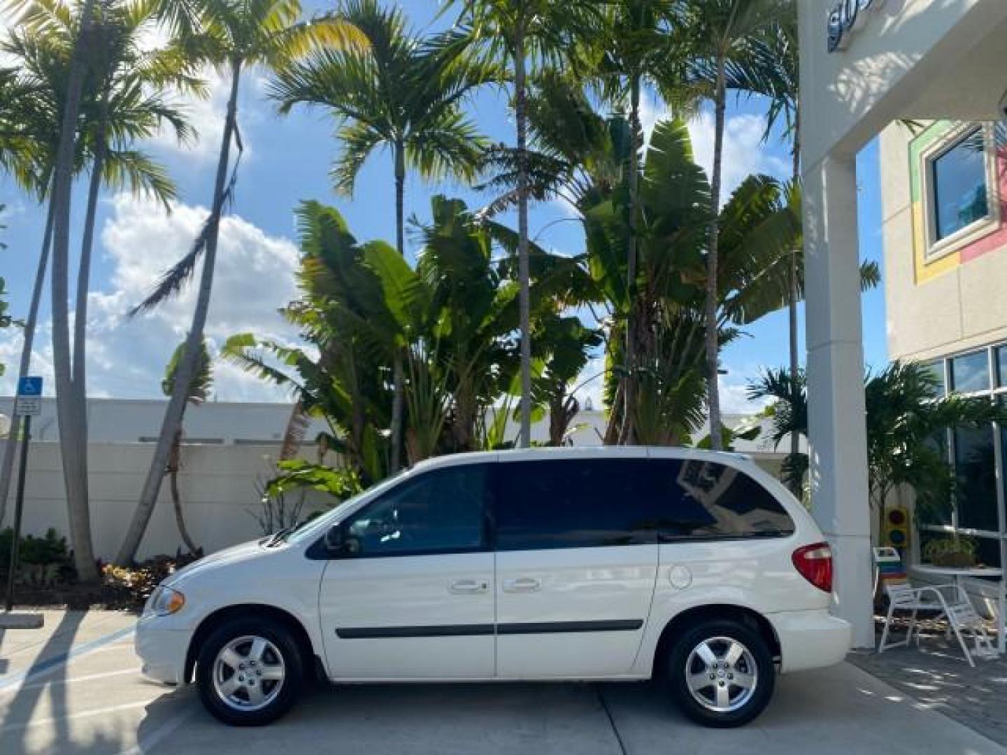 2006 Stone White /Medium Slate Gray Dodge Caravan SXT LOW MILES 28,367 1 OWNER HANDICAP LIFT (1D4GP45R96B) with an 3.3L OHV V6 Engine engine, Automatic transmission, located at 4701 North Dixie Hwy, Pompano Beach, FL, 33064, (954) 422-2889, 26.240938, -80.123474 - OUR WEBPAGE FLORIDACARS1.COM HAS OVER 100 PHOTOS AND FREE CARFAX LINK 2006 DODGE CARAVAN SXT 1 OWNER FREEDOM HANDICAP LIFT/SCOOTER VIN: 1D4GP45R96B730062 1 D 4 G P 4 5 R 9 6 B 7 3 0 0 6 2 VAN 3.3L V6 F OHV GASOLINE 26 MPG FRONT WHEEL DRIVE Features Air Conditioning Alloy Wheels AM/FM Stereo Automati- Photo#30