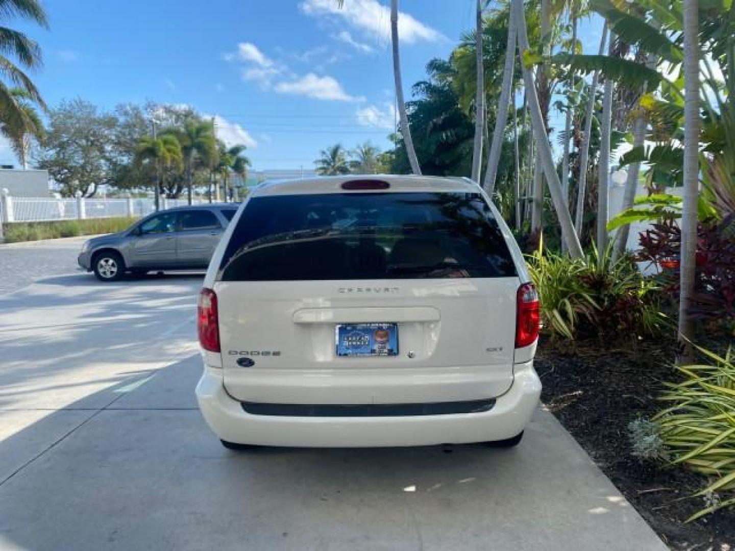 2006 Stone White /Medium Slate Gray Dodge Caravan SXT LOW MILES 28,367 1 OWNER HANDICAP LIFT (1D4GP45R96B) with an 3.3L OHV V6 Engine engine, Automatic transmission, located at 4701 North Dixie Hwy, Pompano Beach, FL, 33064, (954) 422-2889, 26.240938, -80.123474 - OUR WEBPAGE FLORIDACARS1.COM HAS OVER 100 PHOTOS AND FREE CARFAX LINK 2006 DODGE CARAVAN SXT 1 OWNER FREEDOM HANDICAP LIFT/SCOOTER VIN: 1D4GP45R96B730062 1 D 4 G P 4 5 R 9 6 B 7 3 0 0 6 2 VAN 3.3L V6 F OHV GASOLINE 26 MPG FRONT WHEEL DRIVE Features Air Conditioning Alloy Wheels AM/FM Stereo Automati- Photo#34