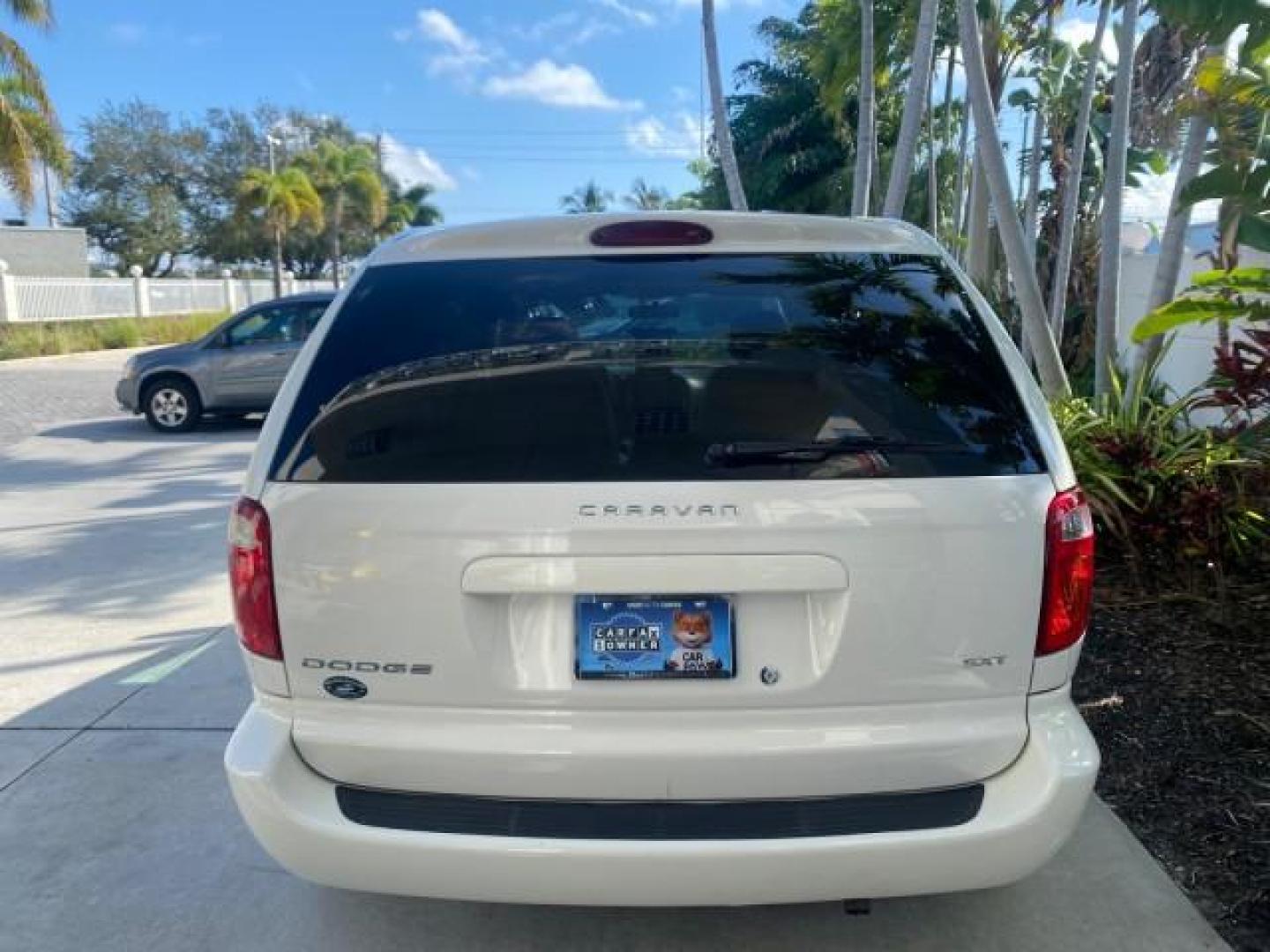2006 Stone White /Medium Slate Gray Dodge Caravan SXT LOW MILES 28,367 1 OWNER HANDICAP LIFT (1D4GP45R96B) with an 3.3L OHV V6 Engine engine, Automatic transmission, located at 4701 North Dixie Hwy, Pompano Beach, FL, 33064, (954) 422-2889, 26.240938, -80.123474 - OUR WEBPAGE FLORIDACARS1.COM HAS OVER 100 PHOTOS AND FREE CARFAX LINK 2006 DODGE CARAVAN SXT 1 OWNER FREEDOM HANDICAP LIFT/SCOOTER VIN: 1D4GP45R96B730062 1 D 4 G P 4 5 R 9 6 B 7 3 0 0 6 2 VAN 3.3L V6 F OHV GASOLINE 26 MPG FRONT WHEEL DRIVE Features Air Conditioning Alloy Wheels AM/FM Stereo Automati- Photo#35