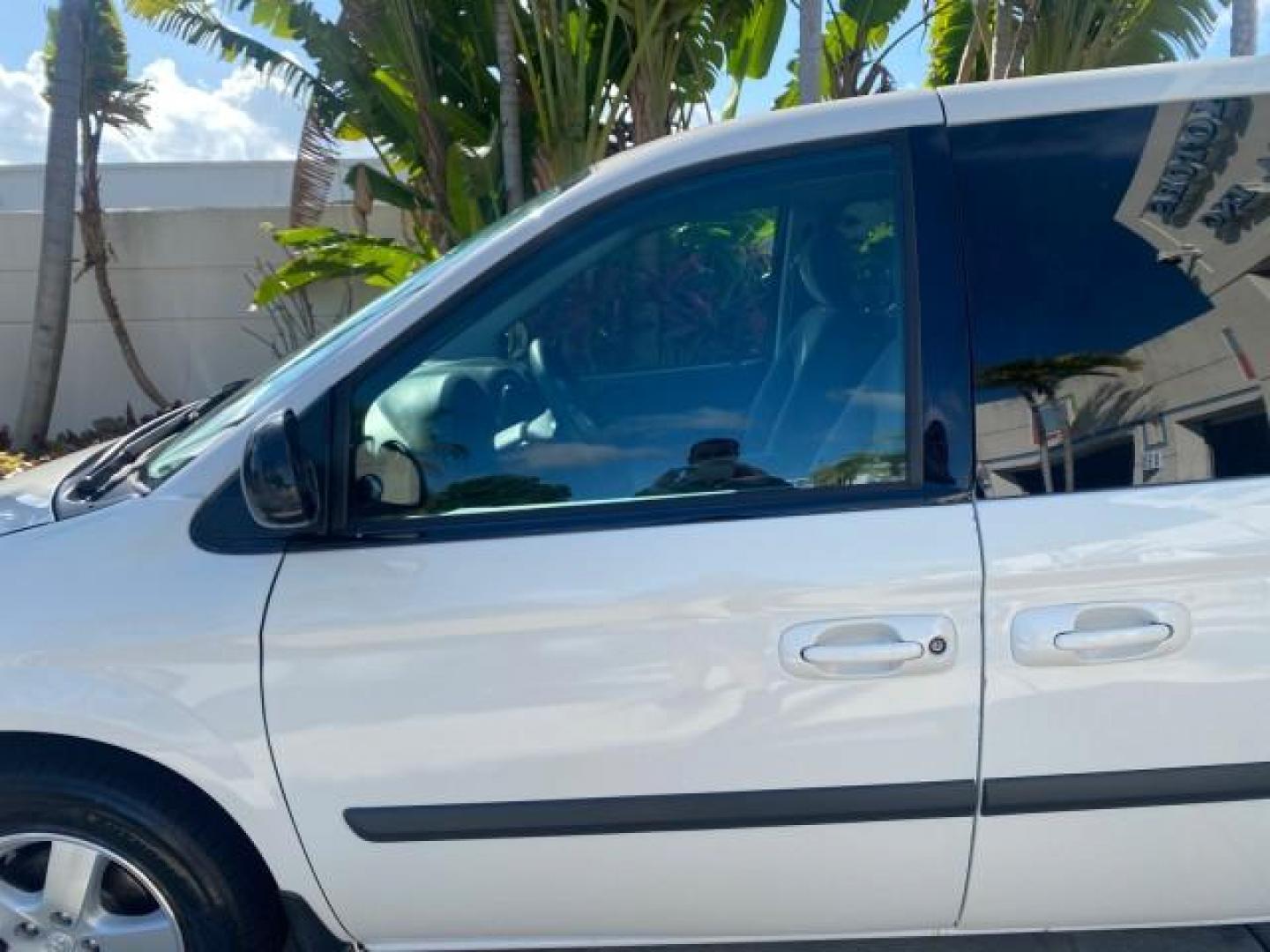 2006 Stone White /Medium Slate Gray Dodge Caravan SXT LOW MILES 28,367 1 OWNER HANDICAP LIFT (1D4GP45R96B) with an 3.3L OHV V6 Engine engine, Automatic transmission, located at 4701 North Dixie Hwy, Pompano Beach, FL, 33064, (954) 422-2889, 26.240938, -80.123474 - OUR WEBPAGE FLORIDACARS1.COM HAS OVER 100 PHOTOS AND FREE CARFAX LINK 2006 DODGE CARAVAN SXT 1 OWNER FREEDOM HANDICAP LIFT/SCOOTER VIN: 1D4GP45R96B730062 1 D 4 G P 4 5 R 9 6 B 7 3 0 0 6 2 VAN 3.3L V6 F OHV GASOLINE 26 MPG FRONT WHEEL DRIVE Features Air Conditioning Alloy Wheels AM/FM Stereo Automati- Photo#36