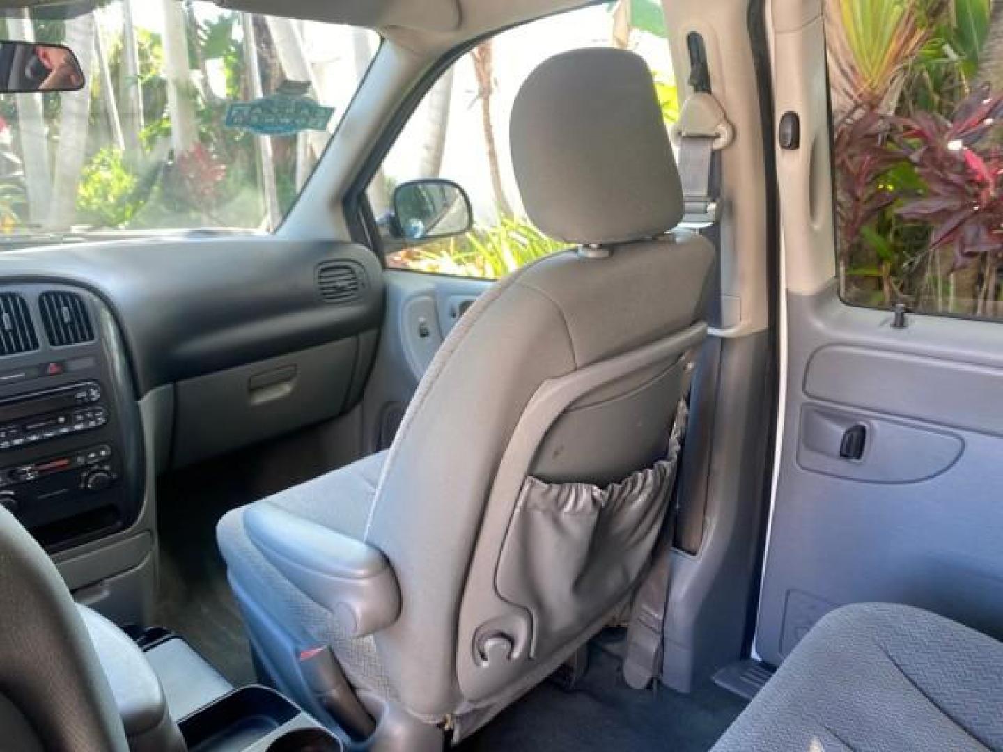 2006 Stone White /Medium Slate Gray Dodge Caravan SXT LOW MILES 28,367 1 OWNER HANDICAP LIFT (1D4GP45R96B) with an 3.3L OHV V6 Engine engine, Automatic transmission, located at 4701 North Dixie Hwy, Pompano Beach, FL, 33064, (954) 422-2889, 26.240938, -80.123474 - OUR WEBPAGE FLORIDACARS1.COM HAS OVER 100 PHOTOS AND FREE CARFAX LINK 2006 DODGE CARAVAN SXT 1 OWNER FREEDOM HANDICAP LIFT/SCOOTER VIN: 1D4GP45R96B730062 1 D 4 G P 4 5 R 9 6 B 7 3 0 0 6 2 VAN 3.3L V6 F OHV GASOLINE 26 MPG FRONT WHEEL DRIVE Features Air Conditioning Alloy Wheels AM/FM Stereo Automati- Photo#76