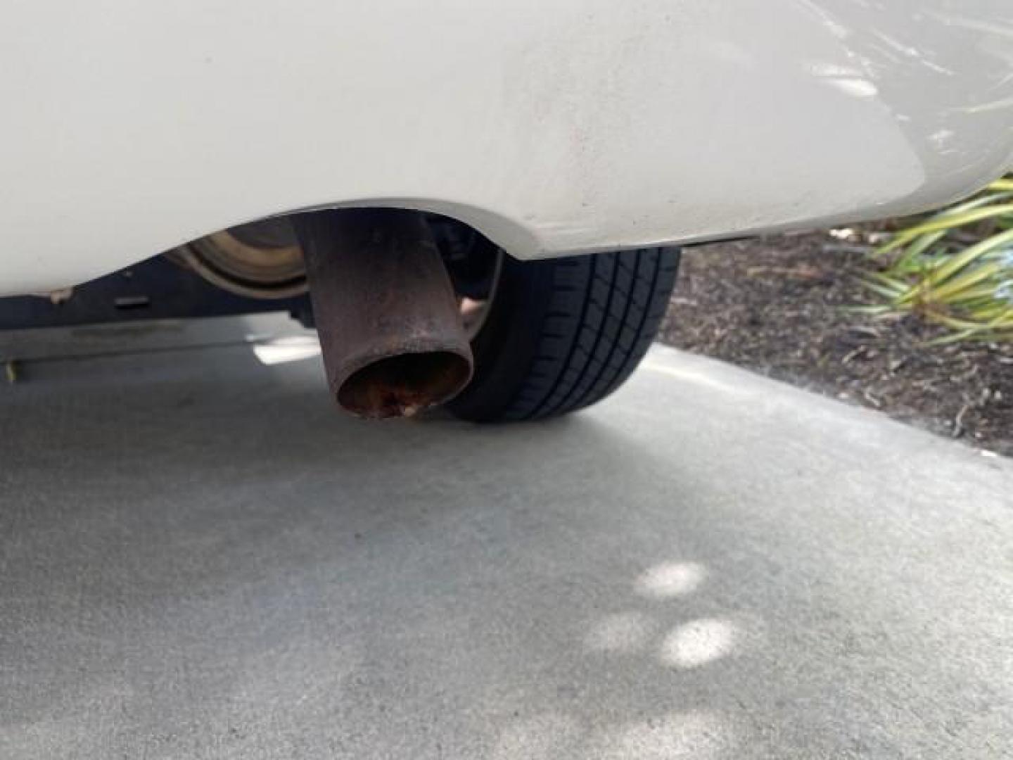 2006 Stone White /Medium Slate Gray Dodge Caravan SXT LOW MILES 28,367 1 OWNER HANDICAP LIFT (1D4GP45R96B) with an 3.3L OHV V6 Engine engine, Automatic transmission, located at 4701 North Dixie Hwy, Pompano Beach, FL, 33064, (954) 422-2889, 26.240938, -80.123474 - OUR WEBPAGE FLORIDACARS1.COM HAS OVER 100 PHOTOS AND FREE CARFAX LINK 2006 DODGE CARAVAN SXT 1 OWNER FREEDOM HANDICAP LIFT/SCOOTER VIN: 1D4GP45R96B730062 1 D 4 G P 4 5 R 9 6 B 7 3 0 0 6 2 VAN 3.3L V6 F OHV GASOLINE 26 MPG FRONT WHEEL DRIVE Features Air Conditioning Alloy Wheels AM/FM Stereo Automati- Photo#85