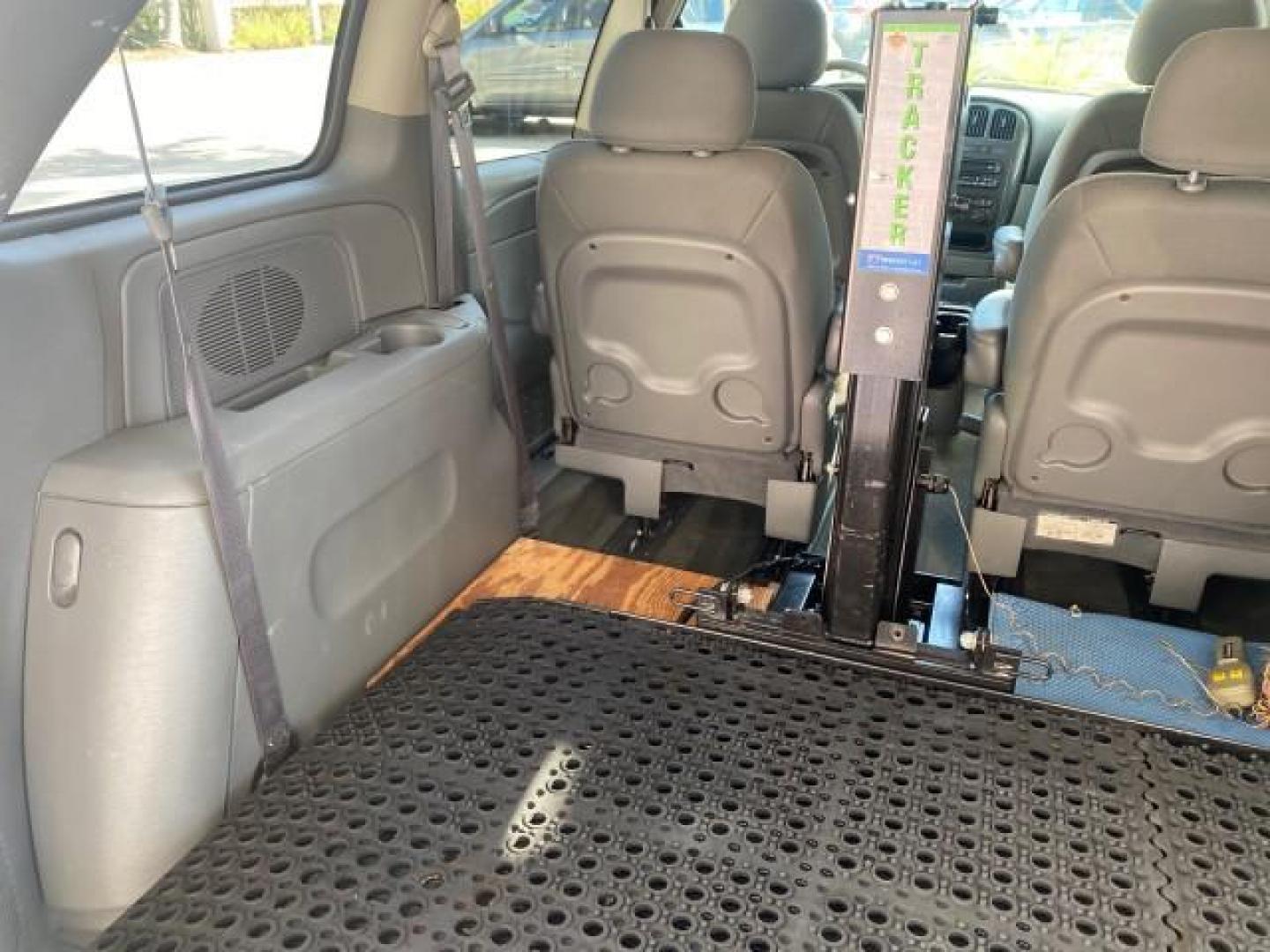 2006 Stone White /Medium Slate Gray Dodge Caravan SXT LOW MILES 28,367 1 OWNER HANDICAP LIFT (1D4GP45R96B) with an 3.3L OHV V6 Engine engine, Automatic transmission, located at 4701 North Dixie Hwy, Pompano Beach, FL, 33064, (954) 422-2889, 26.240938, -80.123474 - OUR WEBPAGE FLORIDACARS1.COM HAS OVER 100 PHOTOS AND FREE CARFAX LINK 2006 DODGE CARAVAN SXT 1 OWNER FREEDOM HANDICAP LIFT/SCOOTER VIN: 1D4GP45R96B730062 1 D 4 G P 4 5 R 9 6 B 7 3 0 0 6 2 VAN 3.3L V6 F OHV GASOLINE 26 MPG FRONT WHEEL DRIVE Features Air Conditioning Alloy Wheels AM/FM Stereo Automati- Photo#89