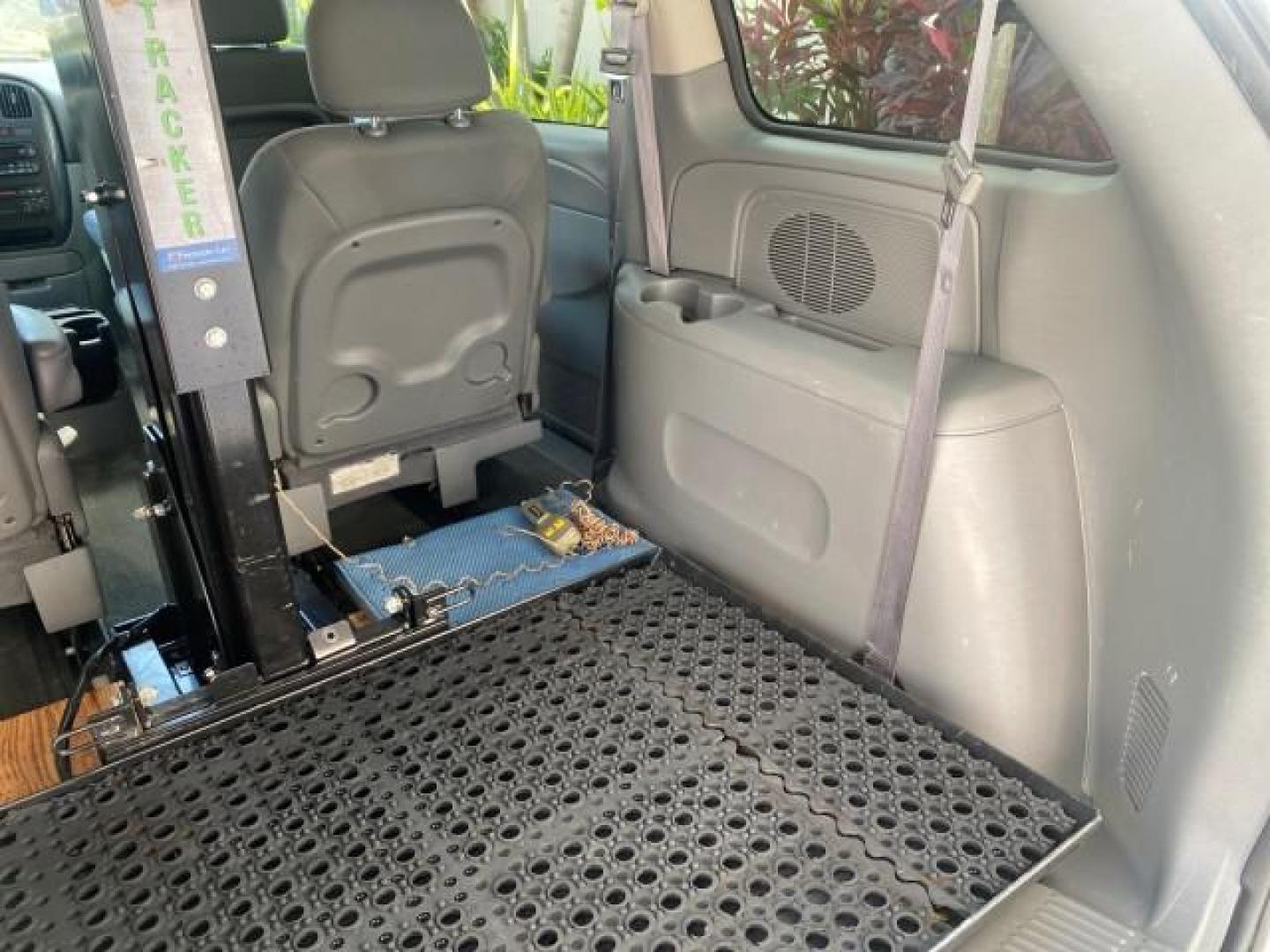 2006 Stone White /Medium Slate Gray Dodge Caravan SXT LOW MILES 28,367 1 OWNER HANDICAP LIFT (1D4GP45R96B) with an 3.3L OHV V6 Engine engine, Automatic transmission, located at 4701 North Dixie Hwy, Pompano Beach, FL, 33064, (954) 422-2889, 26.240938, -80.123474 - OUR WEBPAGE FLORIDACARS1.COM HAS OVER 100 PHOTOS AND FREE CARFAX LINK 2006 DODGE CARAVAN SXT 1 OWNER FREEDOM HANDICAP LIFT/SCOOTER VIN: 1D4GP45R96B730062 1 D 4 G P 4 5 R 9 6 B 7 3 0 0 6 2 VAN 3.3L V6 F OHV GASOLINE 26 MPG FRONT WHEEL DRIVE Features Air Conditioning Alloy Wheels AM/FM Stereo Automati- Photo#91